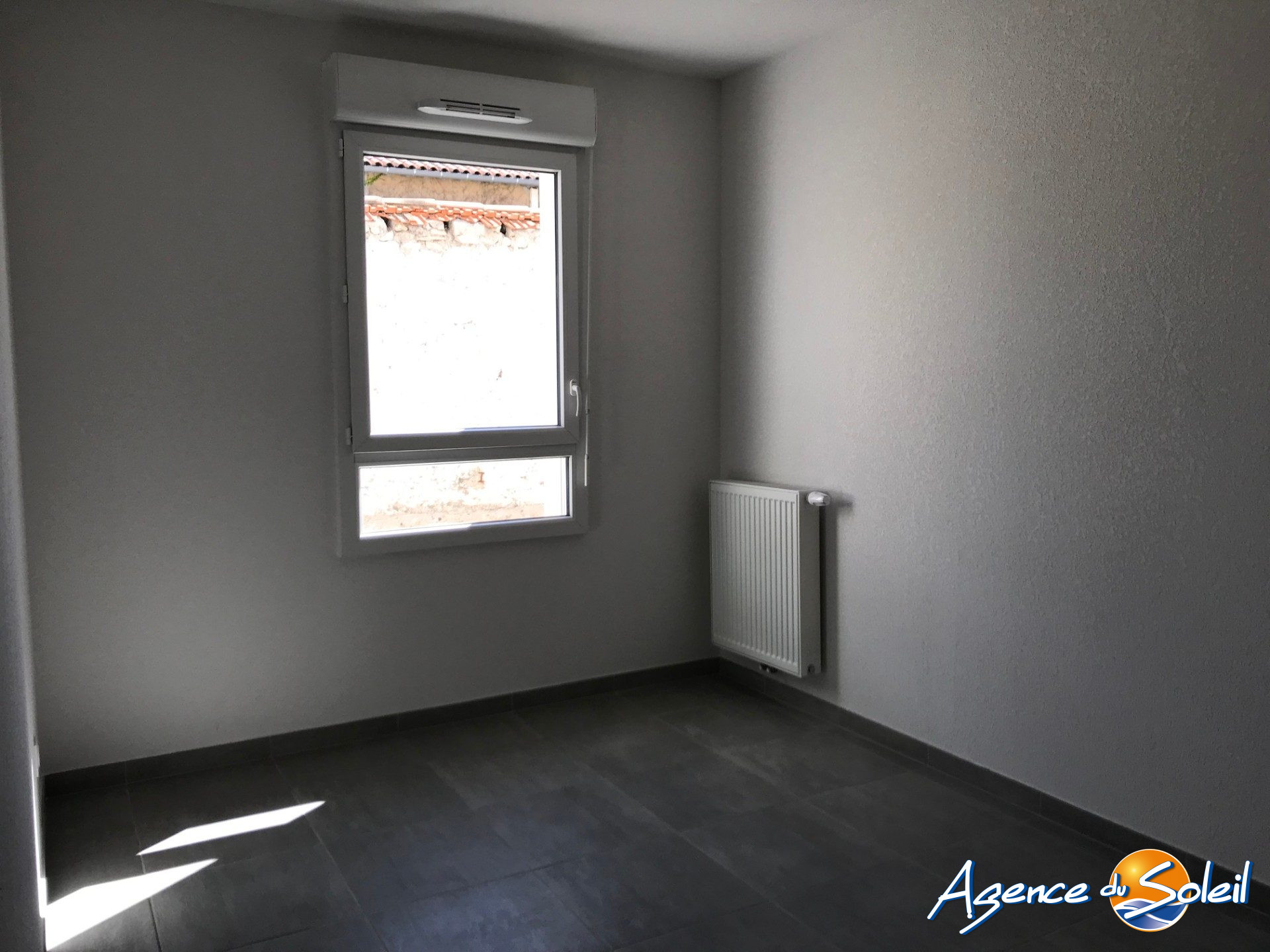 Vue extérieure - Appartement Frontignan (Réf. 33-8081-AGENCEDUSOLEIL)