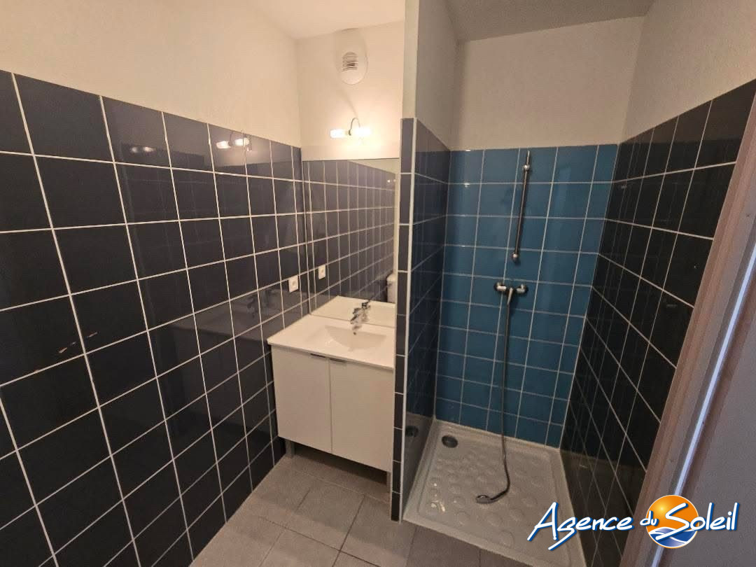 Salle de bain - Appartement Narbonne (Réf. 04-4950-AGENCEDUSOLEIL)