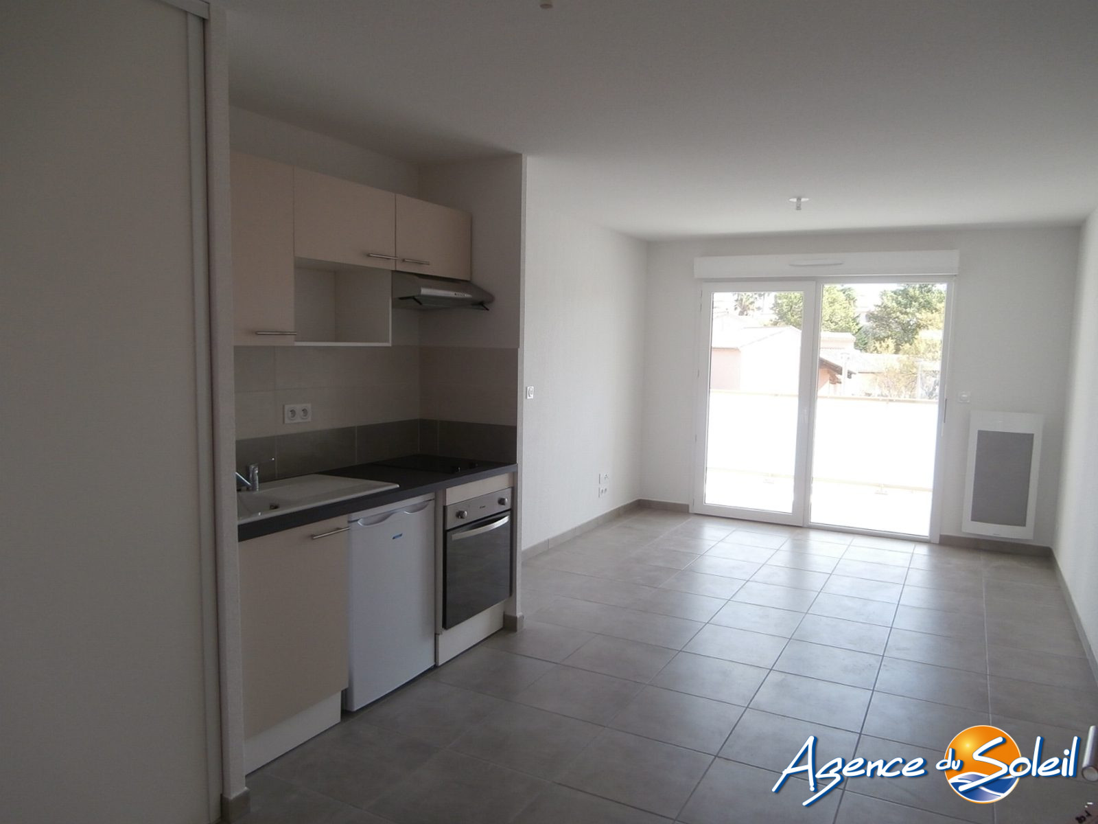 Vue intérieure - Appartement Béziers (Réf. 09-7065-AGENCEDUSOLEIL)