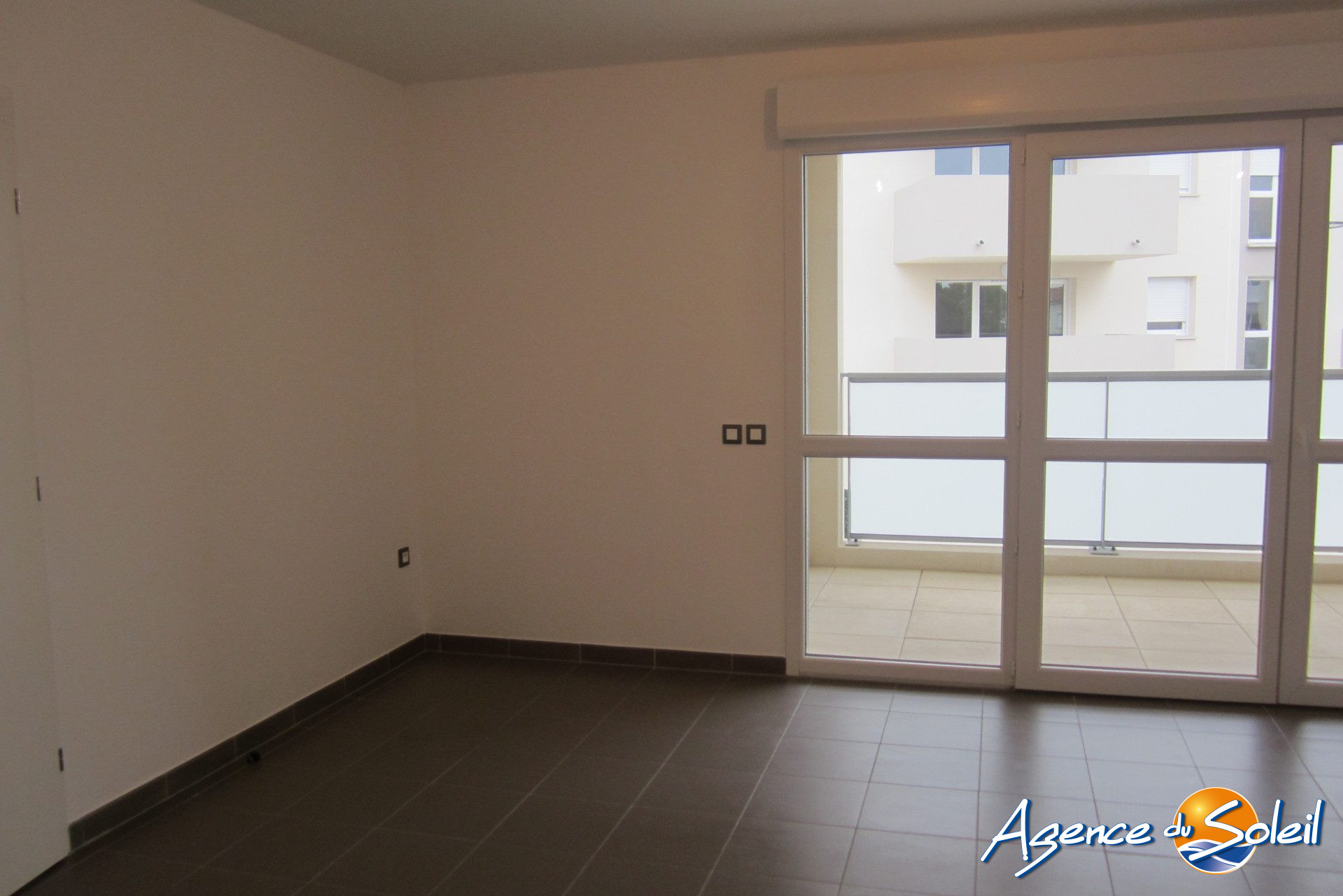 Chambre - Appartement Pézilla-la-Rivière (Réf. 06-2714-AGENCEDUSOLEIL)