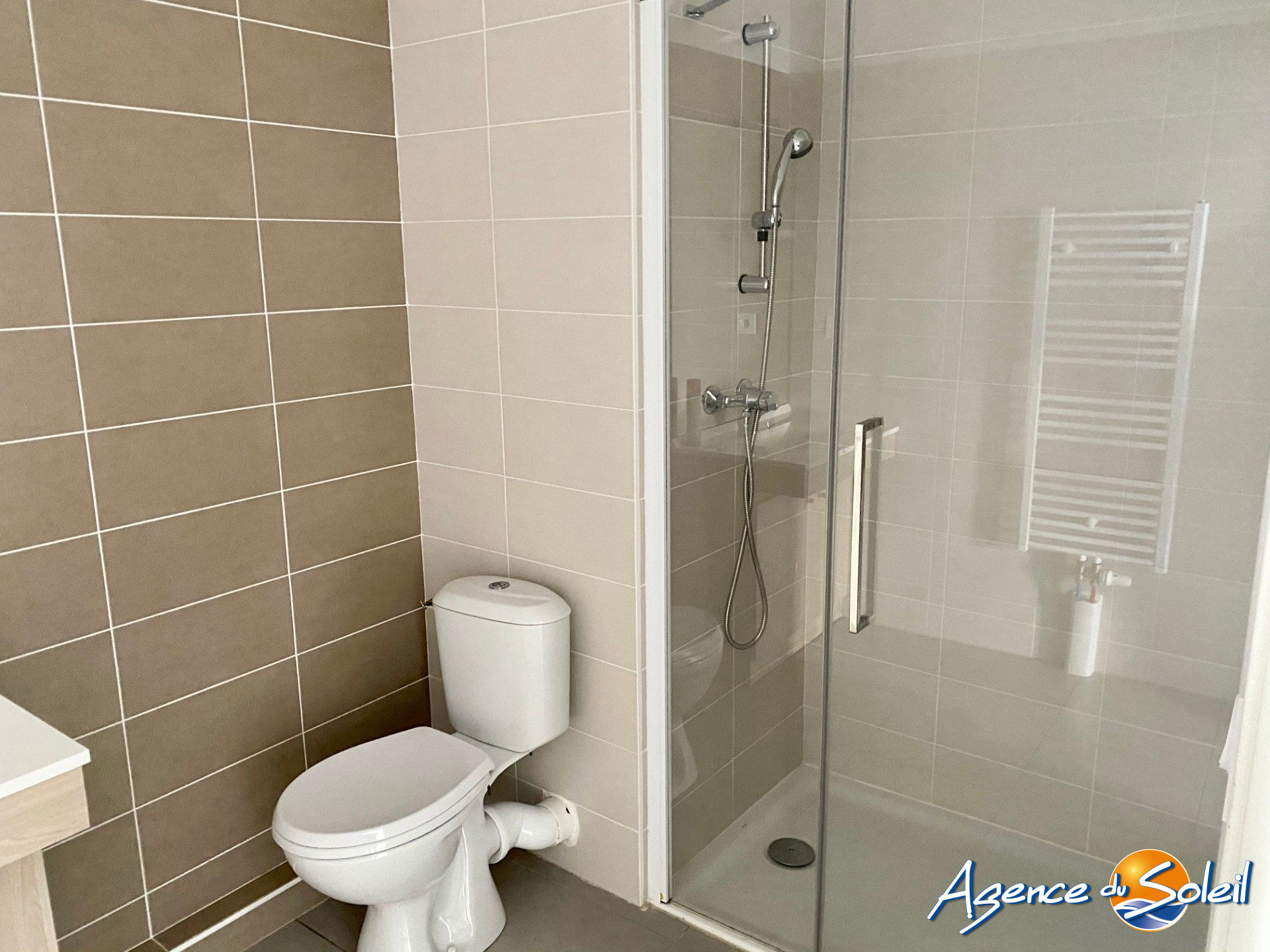 Vue extérieure - Appartement Sérignan (Réf. 09-6965-AGENCEDUSOLEIL)