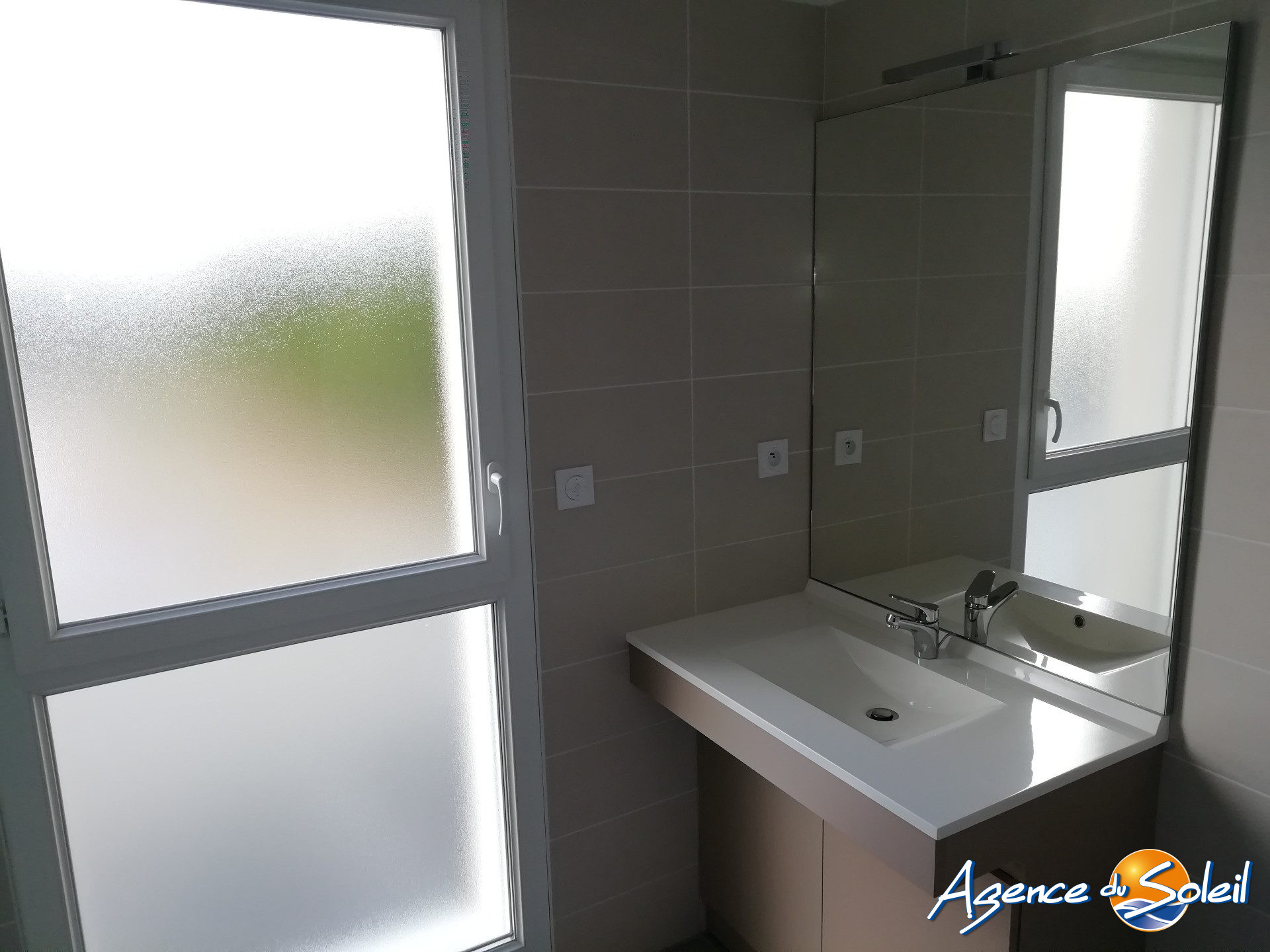 Salle de bain - Appartement Sérignan (Réf. 09-6927-AGENCEDUSOLEIL)
