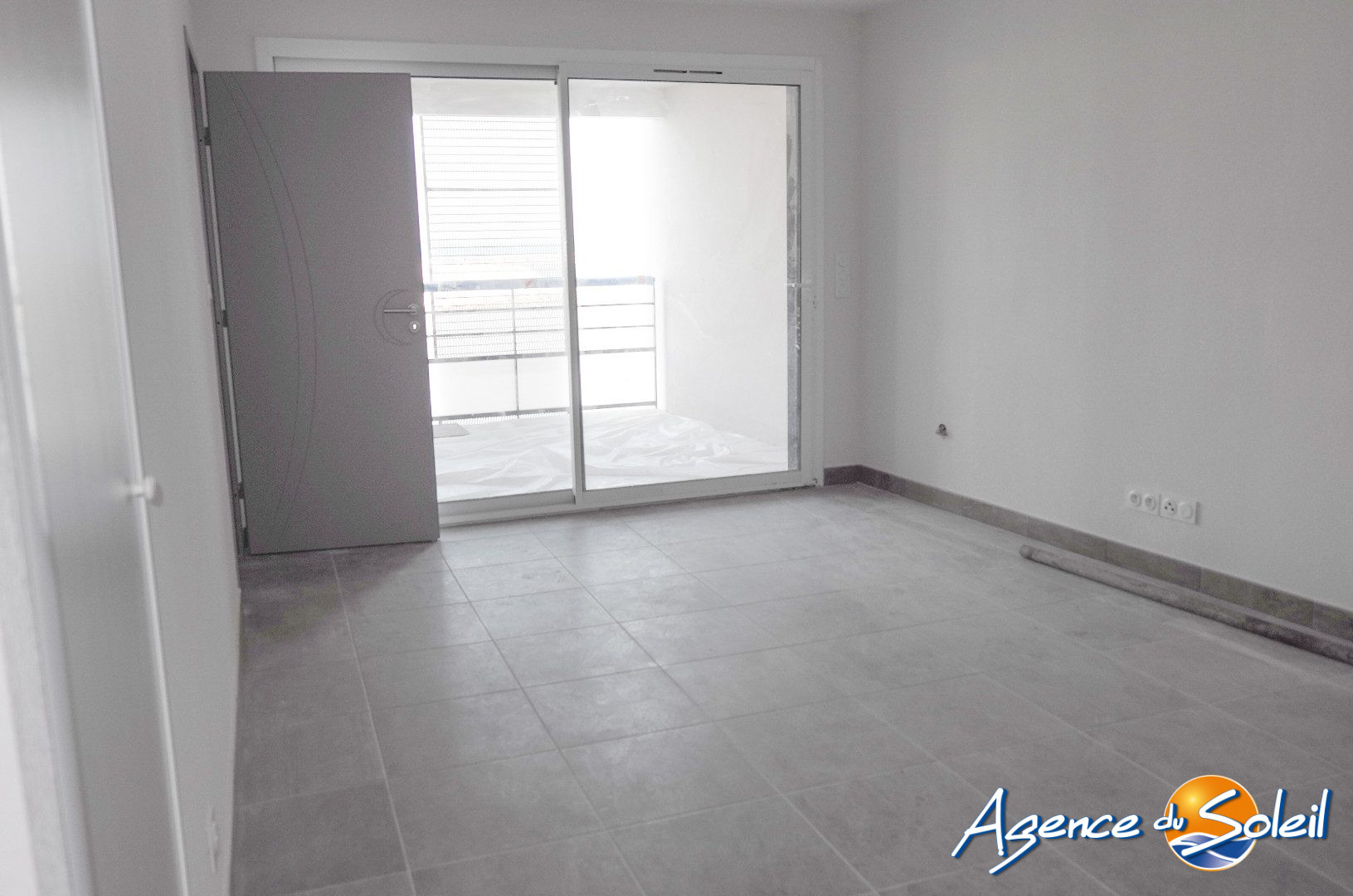 Vue intérieure - Appartement Port-la-Nouvelle (Réf. 05-3453-AGENCEDUSOLEIL)