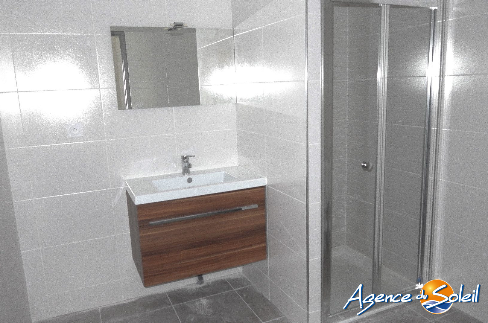 Chambre - Appartement Port-la-Nouvelle (Réf. 05-3453-AGENCEDUSOLEIL)