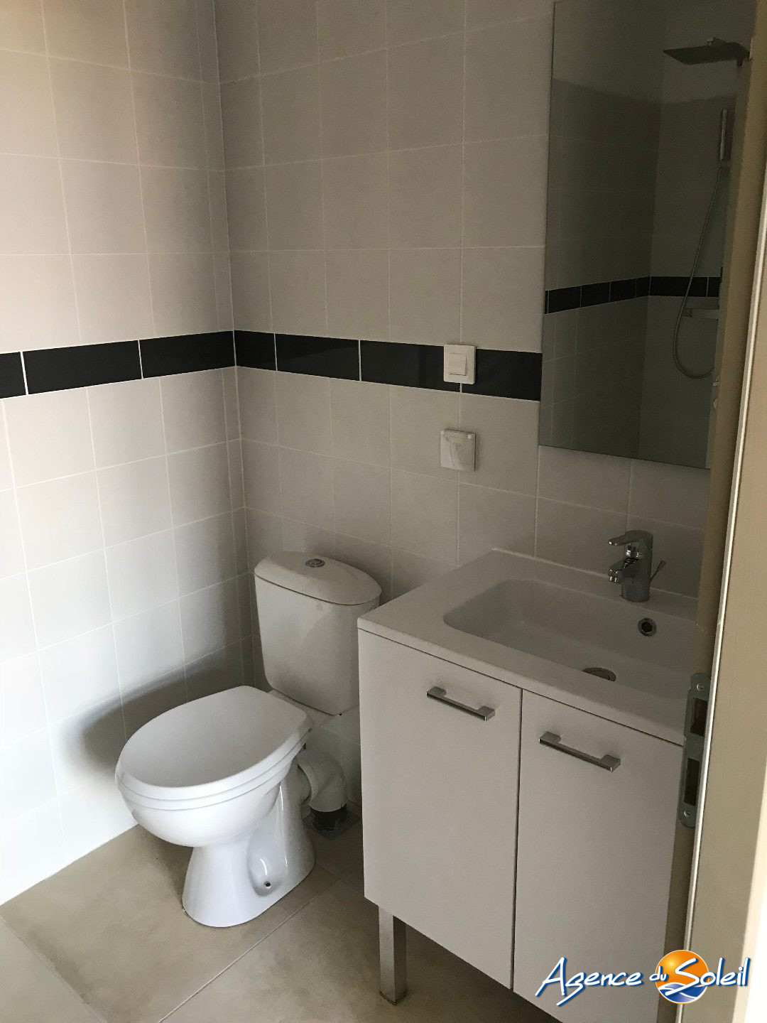 Salle de bain - Appartement Narbonne (Réf. 04-3544-AGENCEDUSOLEIL)
