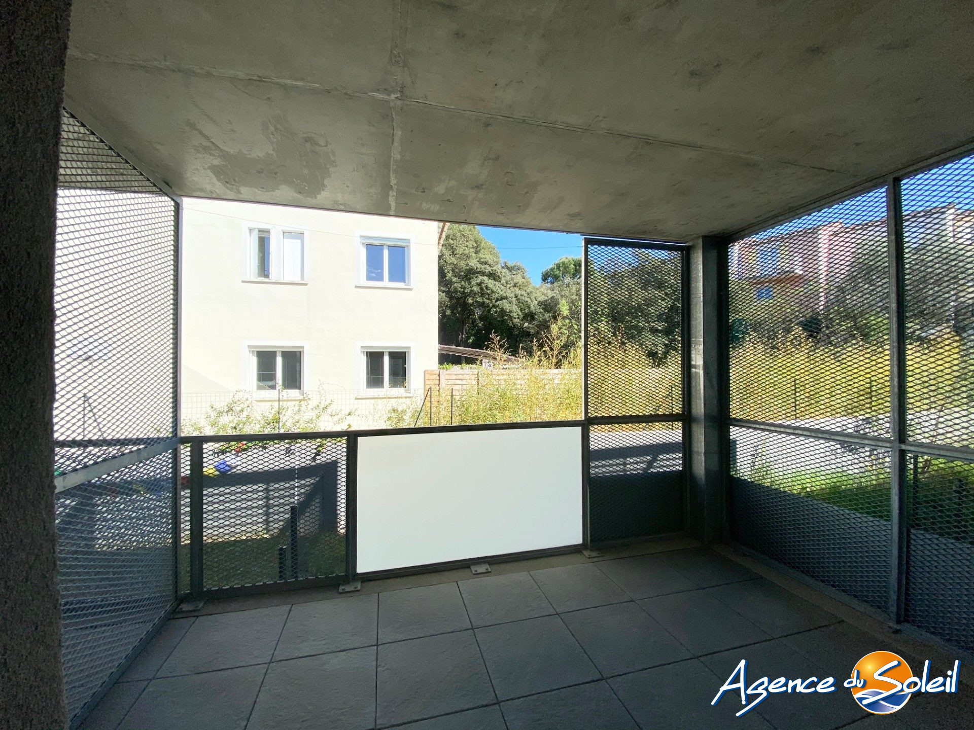 Photo de PLAN DES 4 SEIGNEURS - T2 récent de 36.15m² avec terrasse sans vis à vis et parking