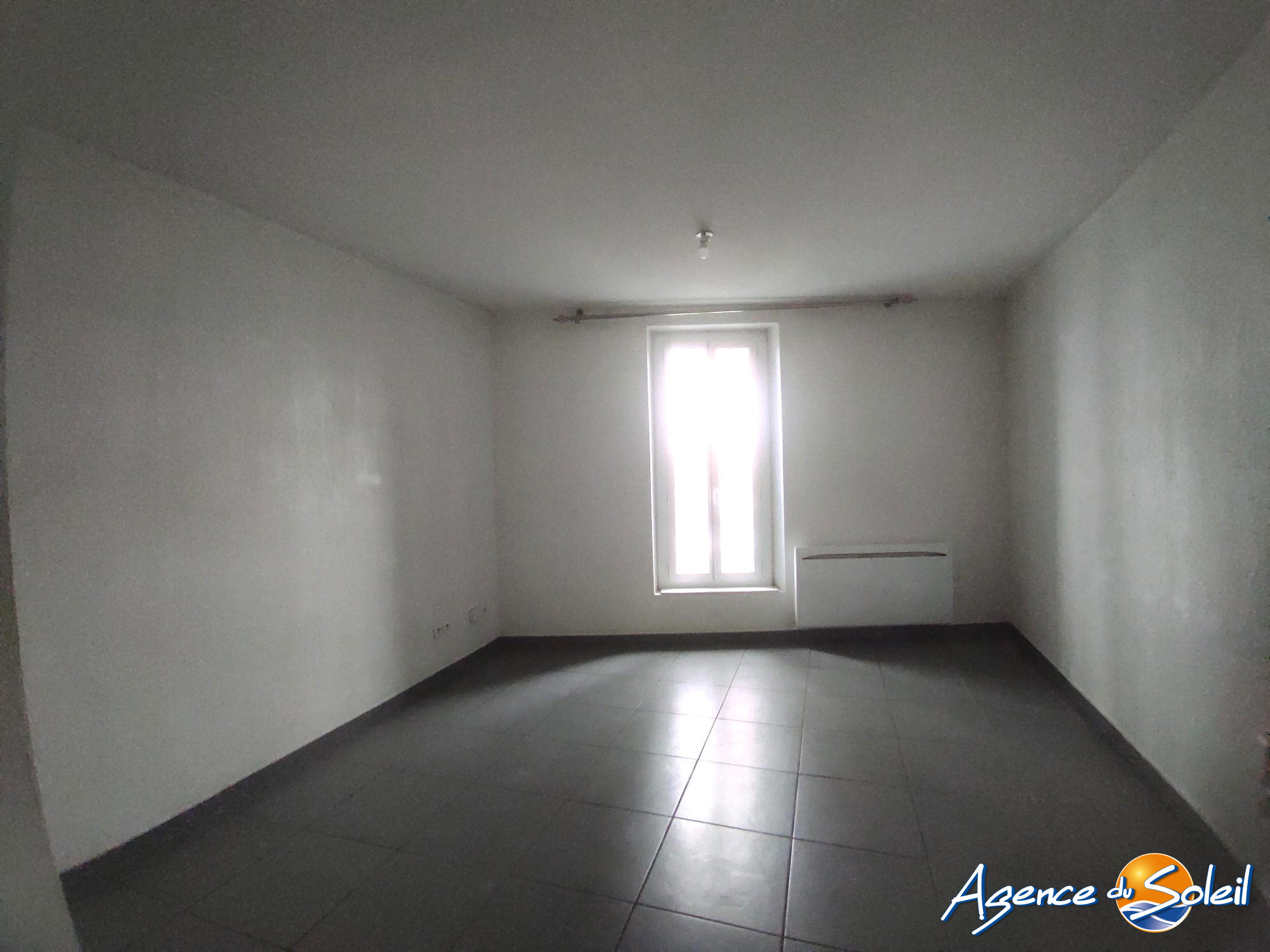 Chambre - Appartement Narbonne (Réf. 04-1412-AGENCEDUSOLEIL)