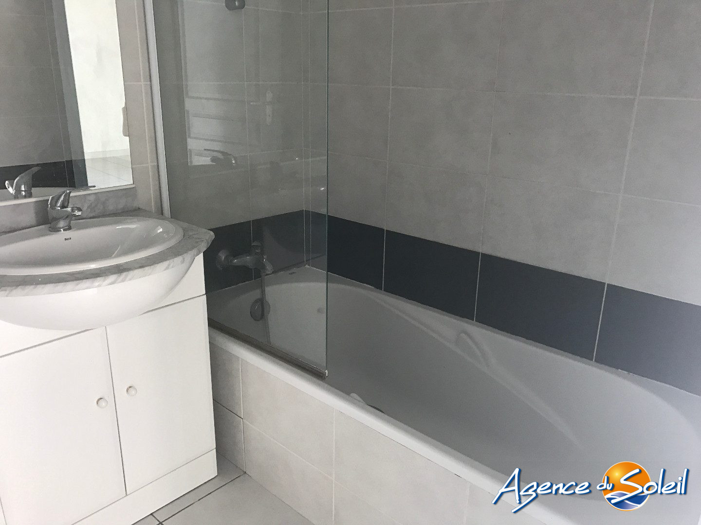 Chambre - Appartement Cuxac-d'Aude (Réf. 04-1356-3-AGENCEDUSOLEIL)