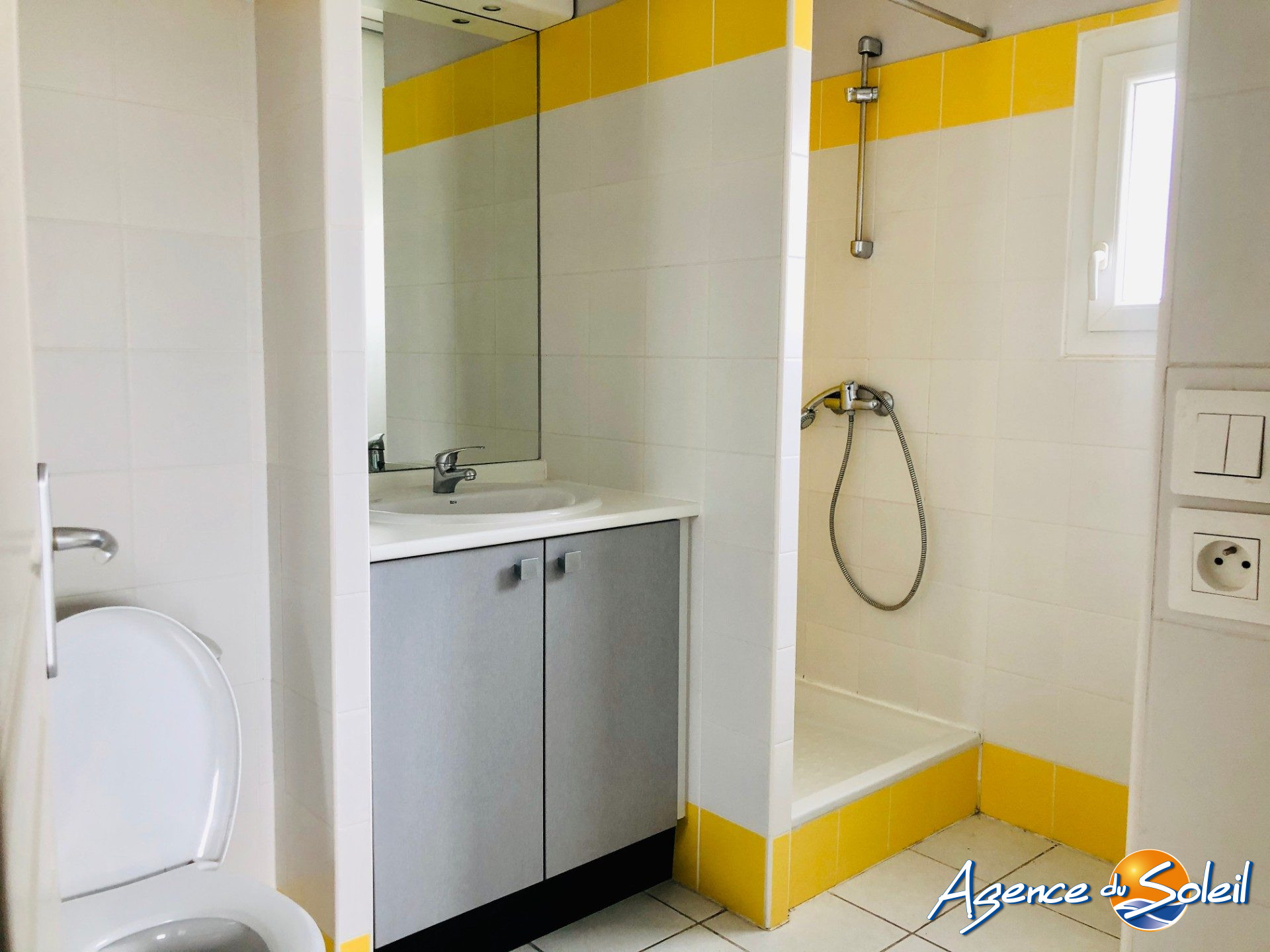 Vue extérieure - Appartement Béziers (Réf. 09-6159-AGENCEDUSOLEIL)