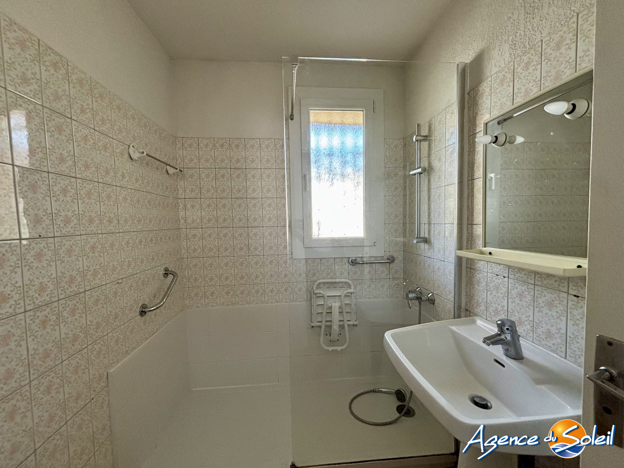 Vue extérieure - Appartement Narbonne (Réf. 04-9354-AGENCEDUSOLEIL)