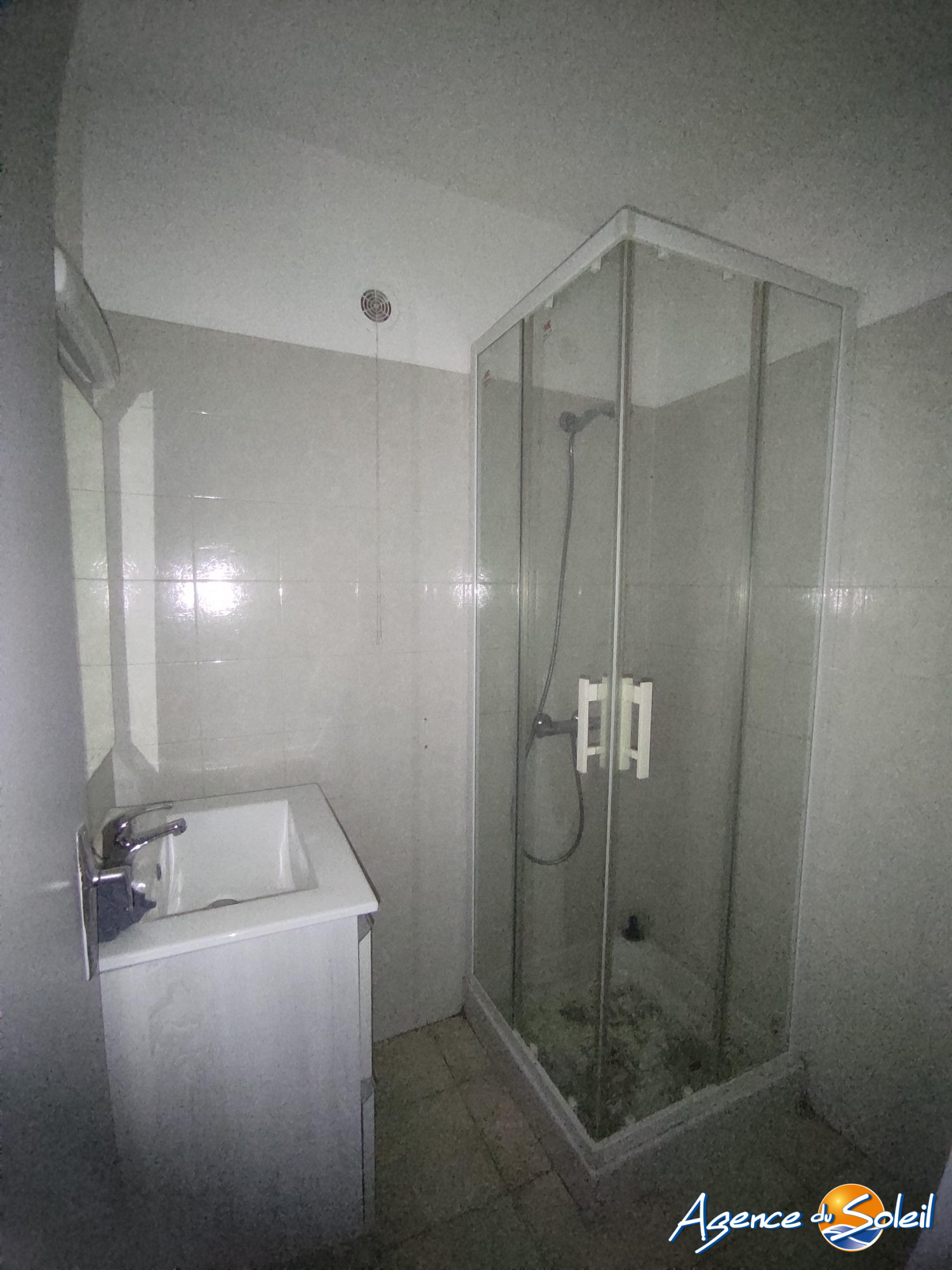 Photo 10 - Appartement Coursan (Réf. 04-173-AGENCEDUSOLEIL)