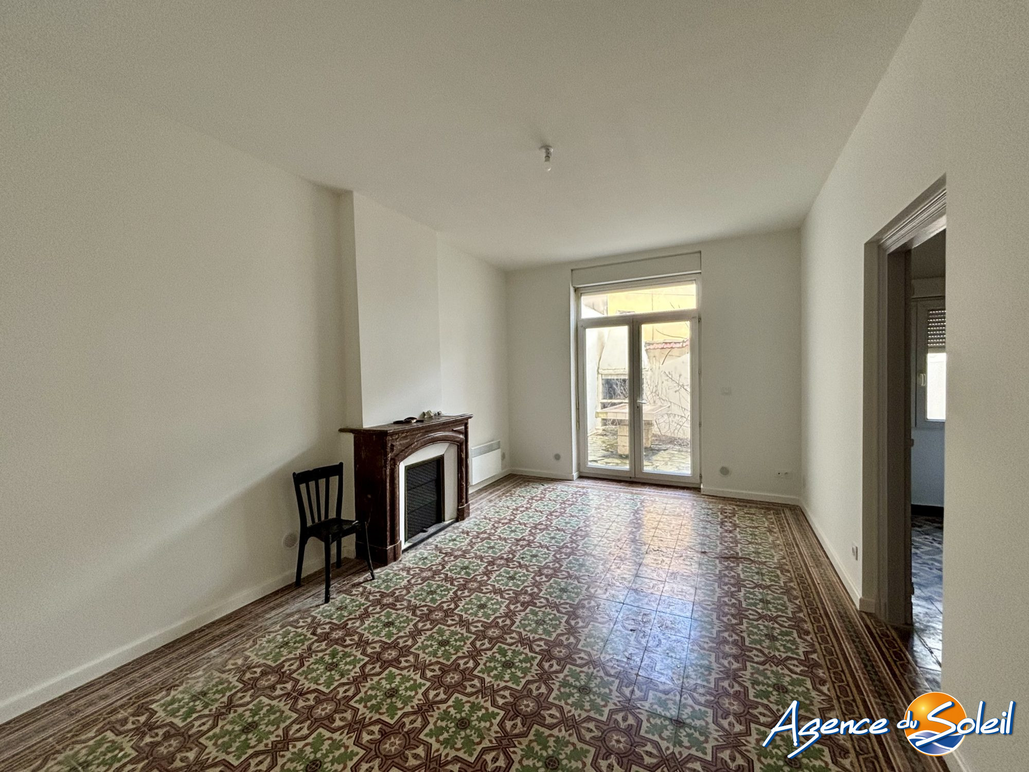 Vue intérieure - Appartement Coursan (Réf. 04-173-AGENCEDUSOLEIL)