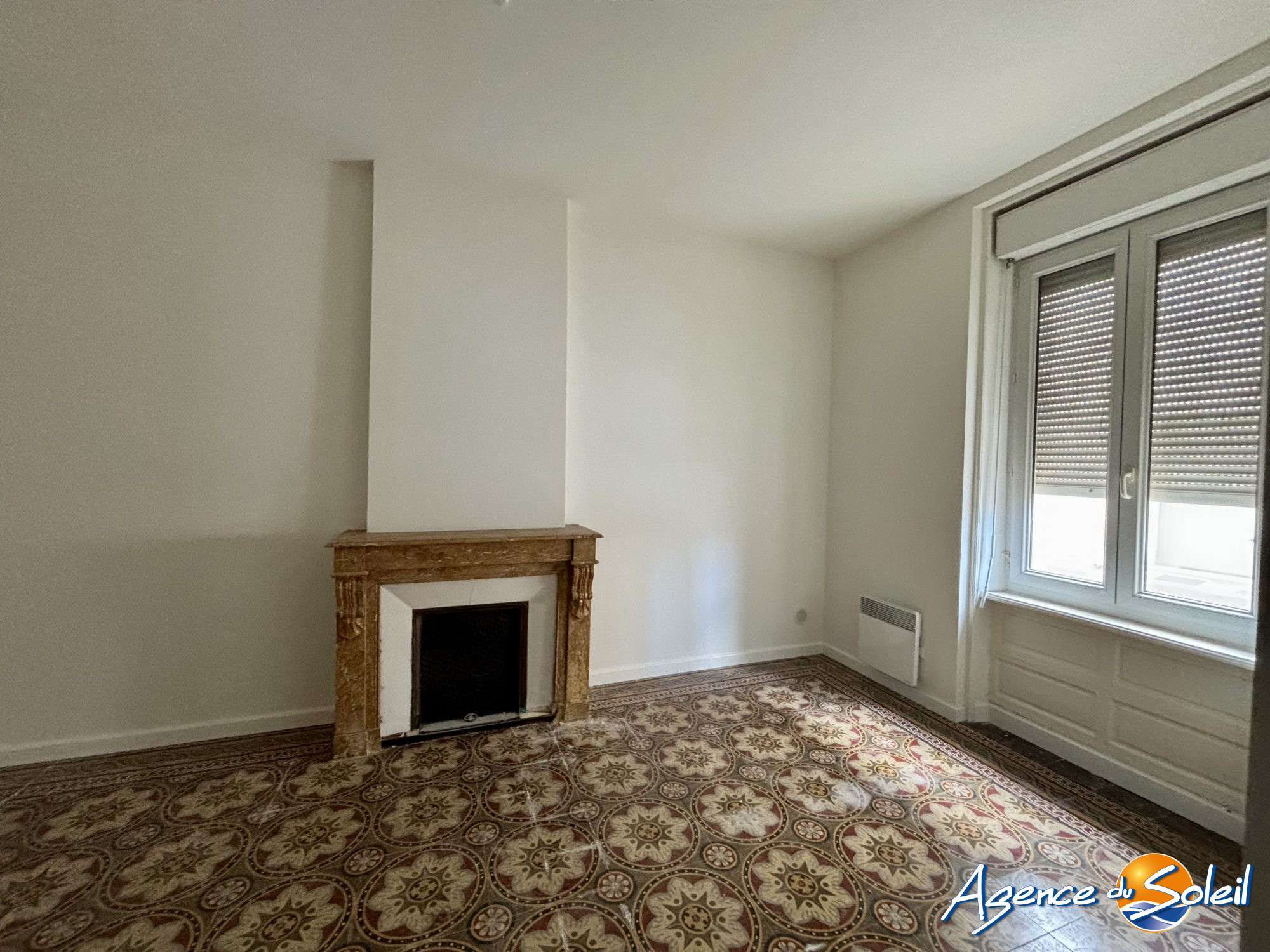 Terrasse - Appartement Coursan (Réf. 04-173-AGENCEDUSOLEIL)