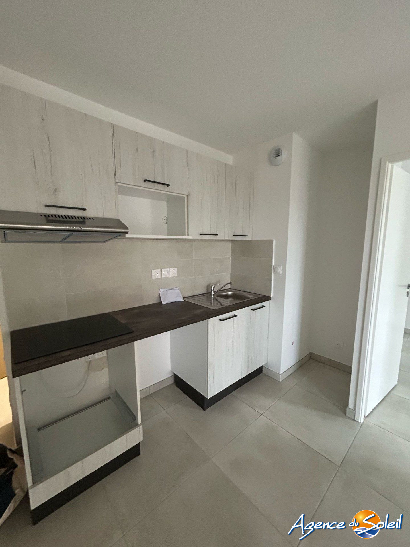 Cuisine - Appartement Agde (Réf. 09-7669-AGENCEDUSOLEIL)