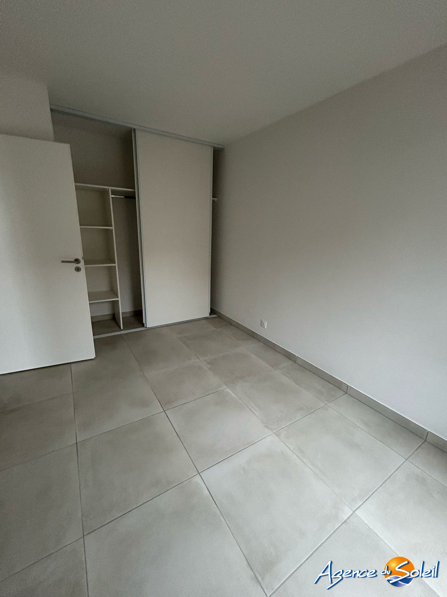 Chambre - Appartement Agde (Réf. 09-7669-AGENCEDUSOLEIL)