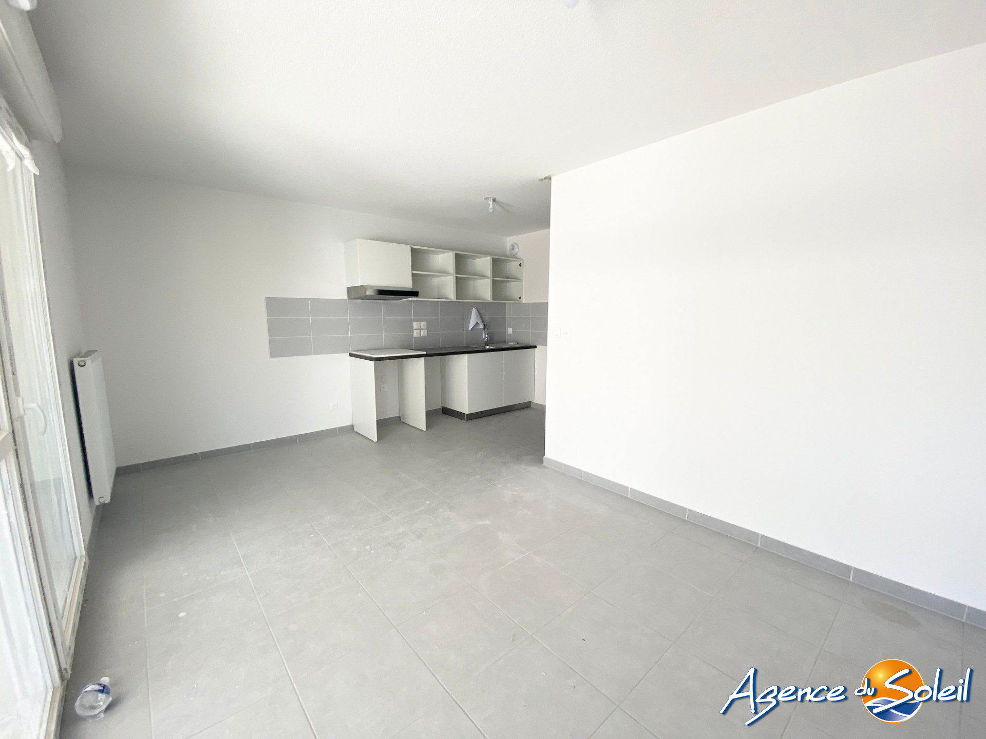 Appartement en location à Marseillan - Agence du Soleil (Réf. 09-7307-AGENCEDUSOLEIL)