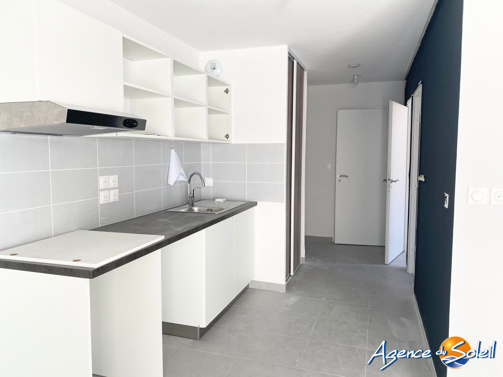 Chambre - Appartement Marseillan (Réf. 09-7307-AGENCEDUSOLEIL)