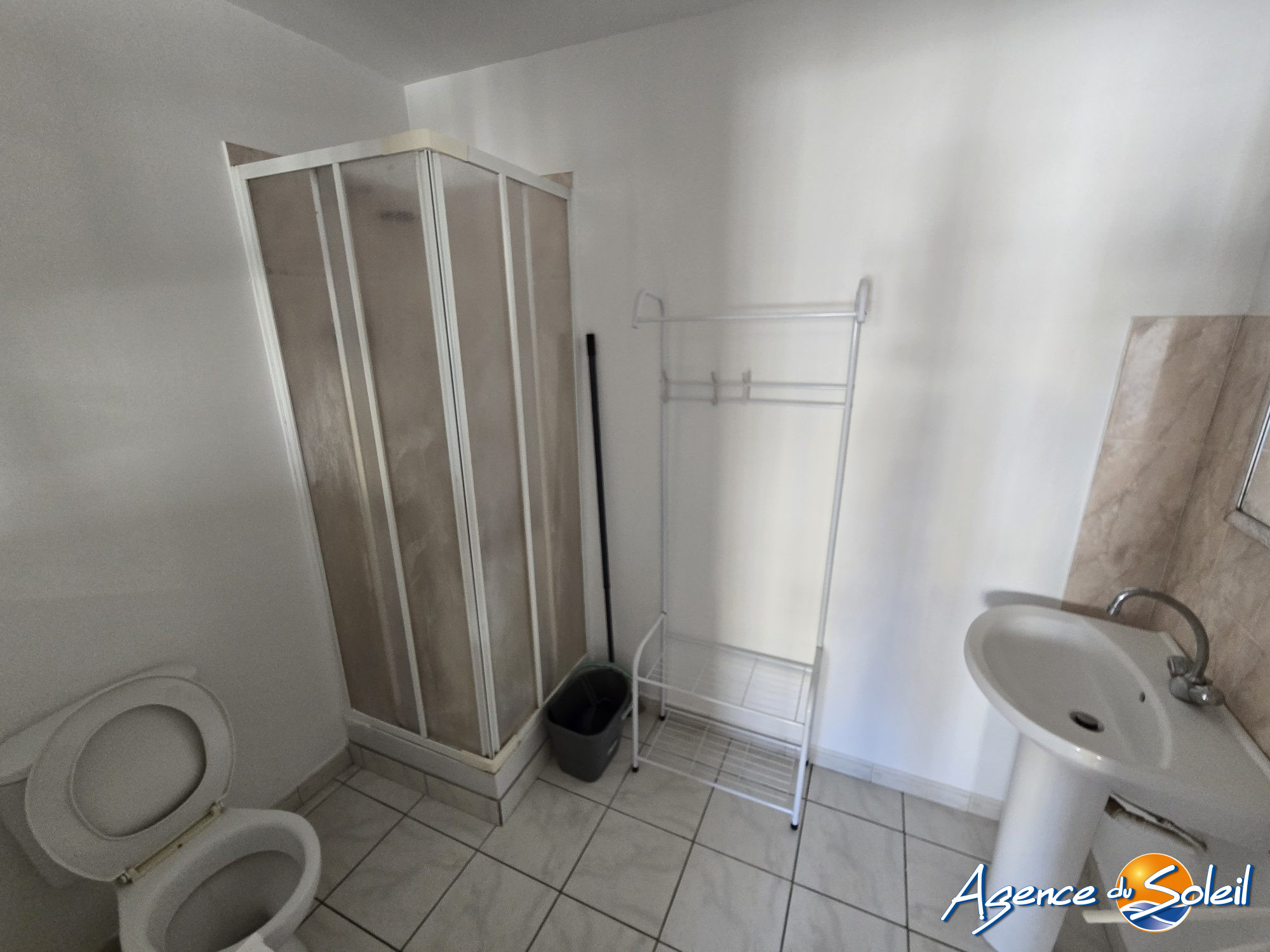 Salle de bain - Appartement Narbonne (Réf. 04-9298-AGENCEDUSOLEIL)