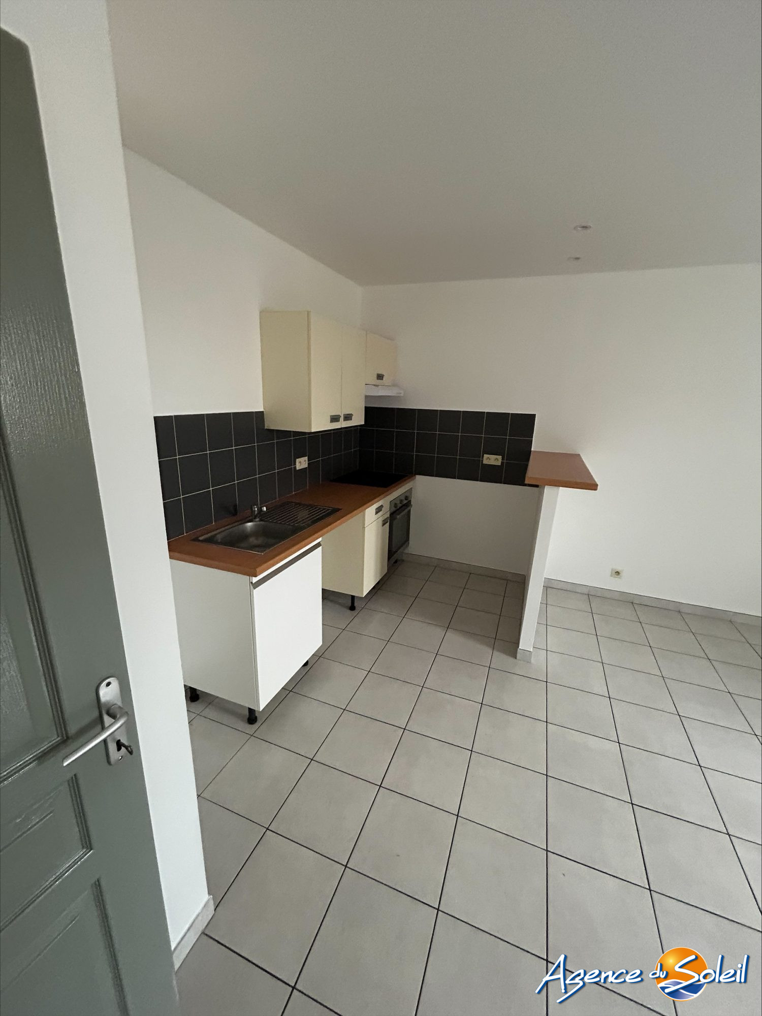 Appartement en location à Cuxac-d'Aude - Agence du Soleil (Réf. 04-1356-5-AGENCEDUSOLEIL)