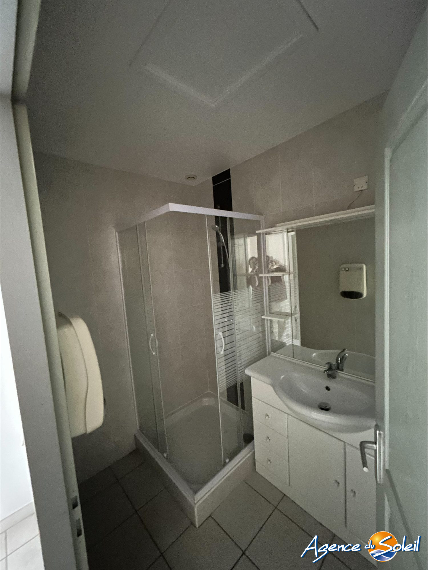 Chambre - Appartement Cuxac-d'Aude (Réf. 04-1356-5-AGENCEDUSOLEIL)