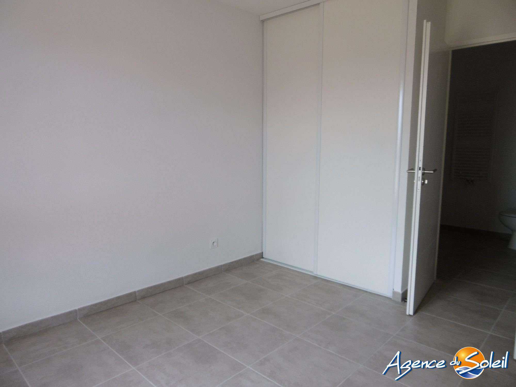 Salle de bain - Appartement Narbonne (Réf. 04-4000-AGENCEDUSOLEIL)
