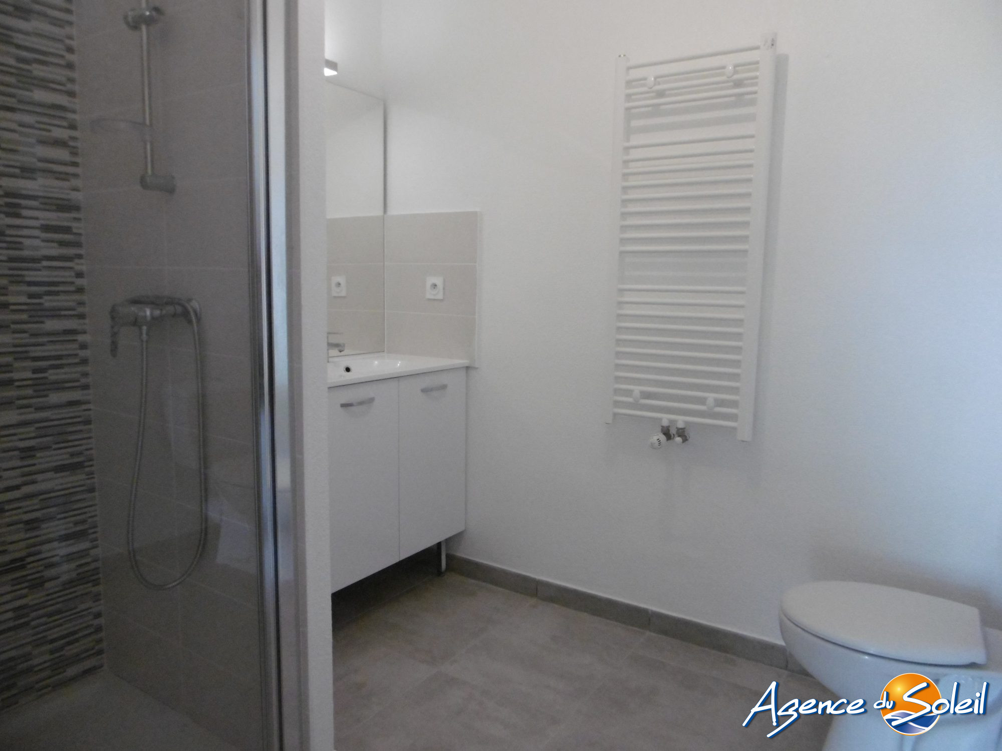 Vue extérieure - Appartement Narbonne (Réf. 04-4000-AGENCEDUSOLEIL)