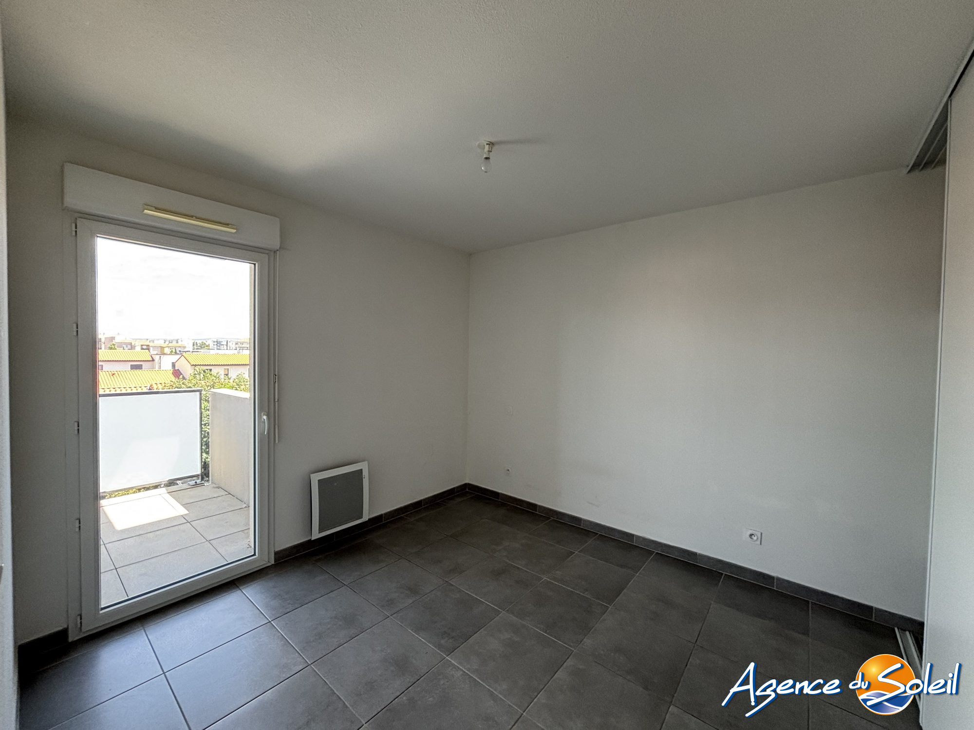 Vue extérieure - Appartement Narbonne (Réf. 04-4198-AGENCEDUSOLEIL)