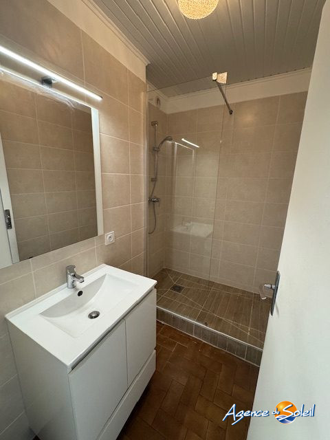Vue extérieure - Appartement Narbonne (Réf. 04-4935-AGENCEDUSOLEIL)