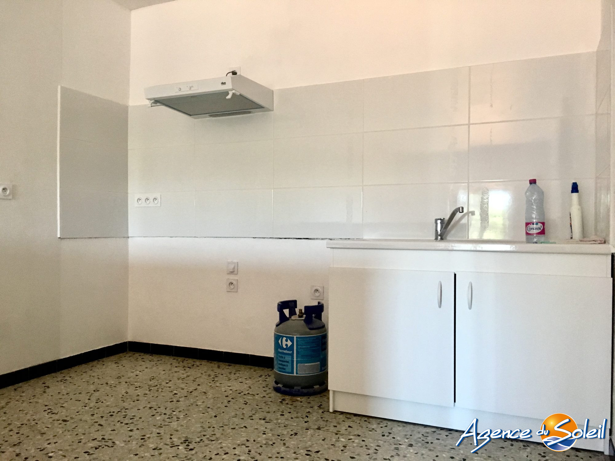Cuisine - Appartement Lézignan-Corbières (Réf. 27-2826-AGENCEDUSOLEIL)