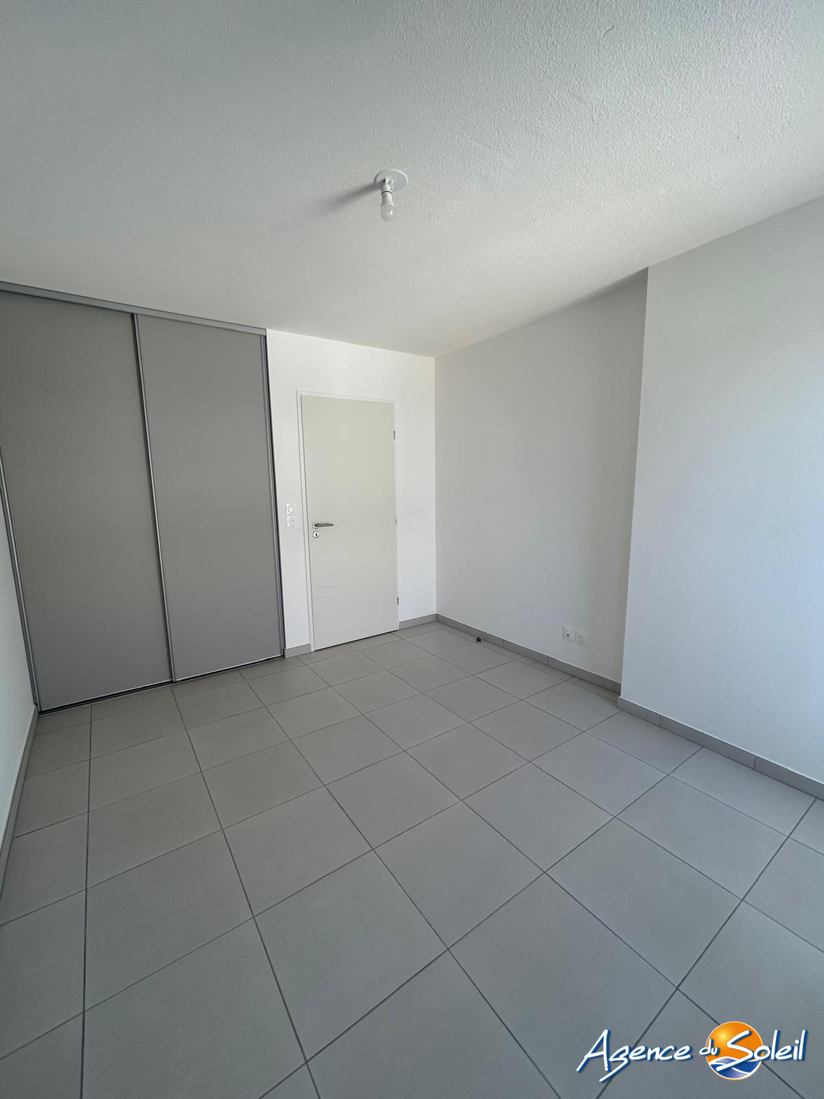 Vue extérieure - Appartement Béziers (Réf. 09-7747-AGENCEDUSOLEIL)