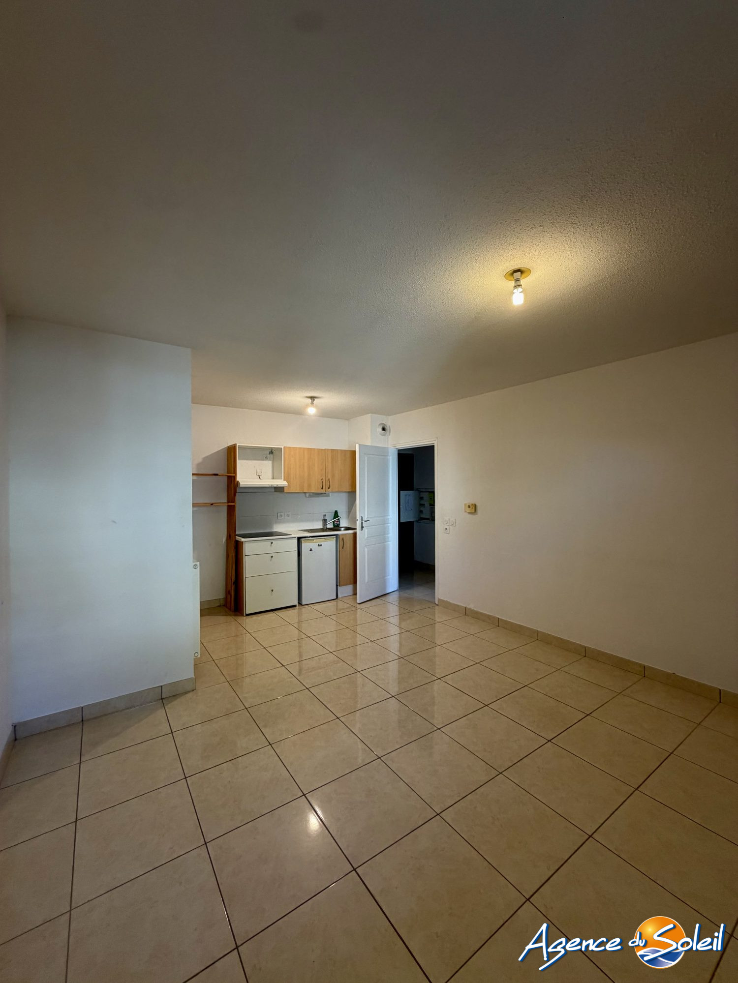 Vue intérieure - Appartement Saint-Laurent-de-la-Salanque (Réf. 06-2235-AGENCEDUSOLEIL)