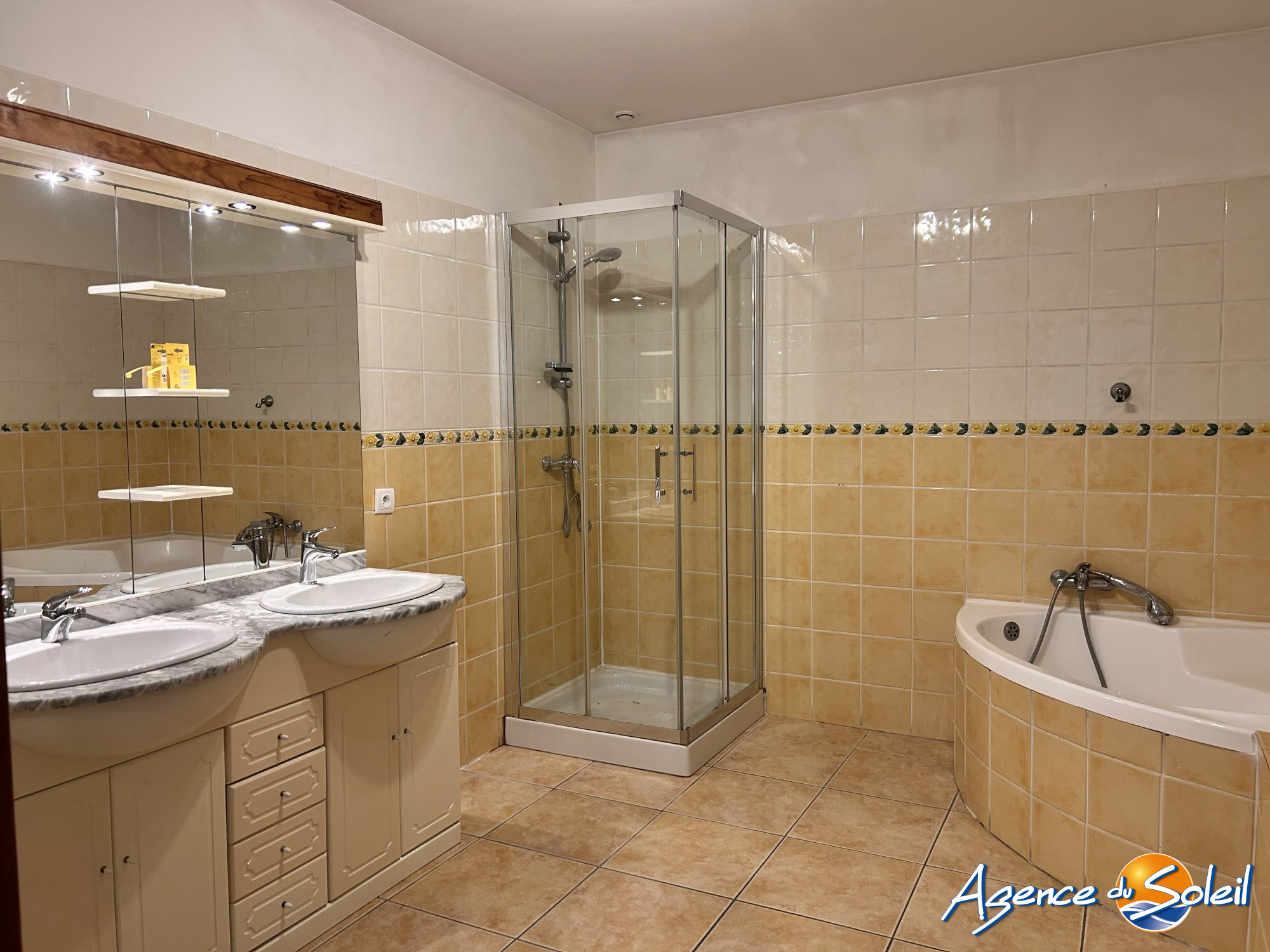 Terrasse - Appartement Conilhac-Corbières (Réf. 27-2889-AGENCEDUSOLEIL)