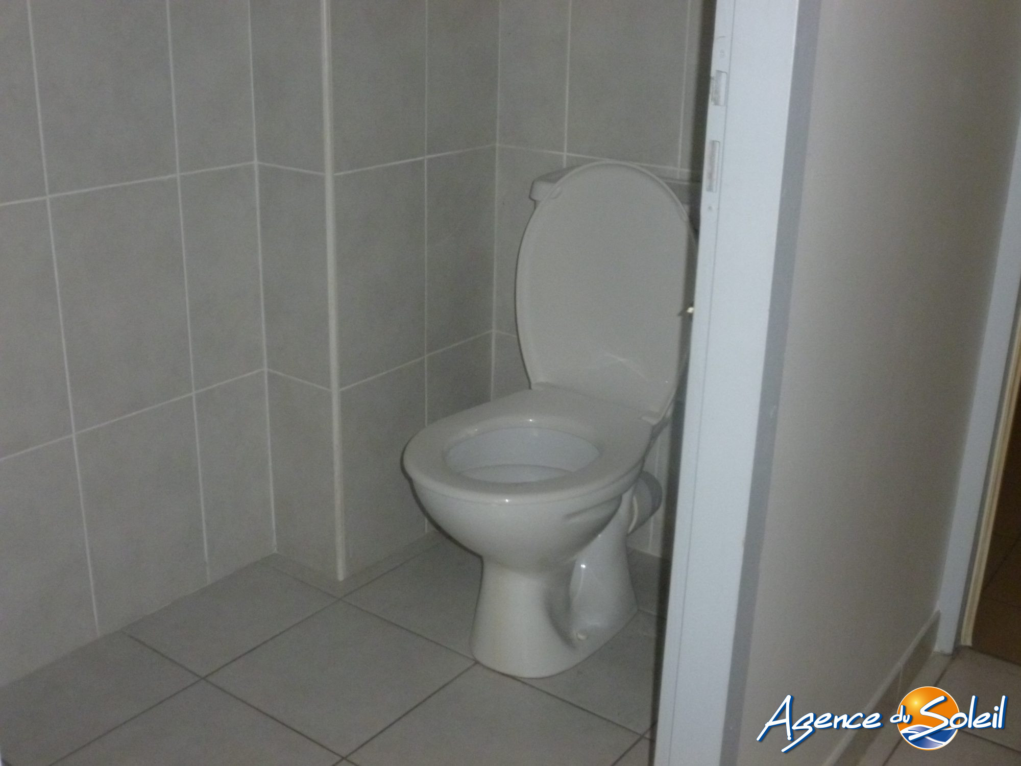 Chambre - Appartement Cuxac-d'Aude (Réf. 04-1356-2-AGENCEDUSOLEIL)