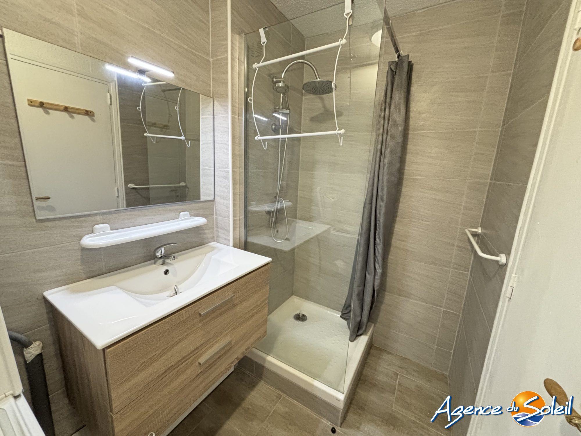 Vue extérieure - Appartement Gruissan (Réf. 04-4969-AGENCEDUSOLEIL)