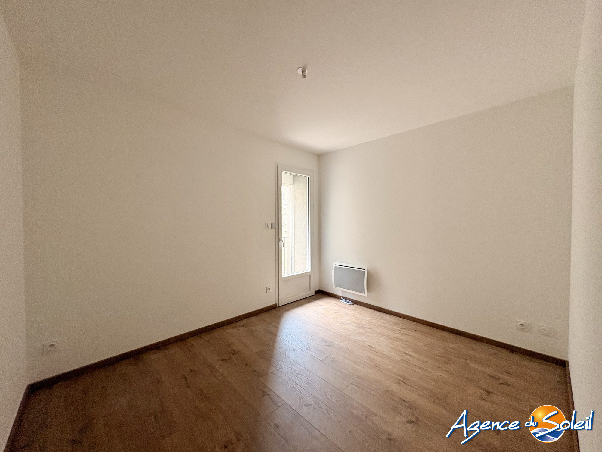 Salle de bain - Appartement Peyriac-Minervois (Réf. 27-2891-AGENCEDUSOLEIL)