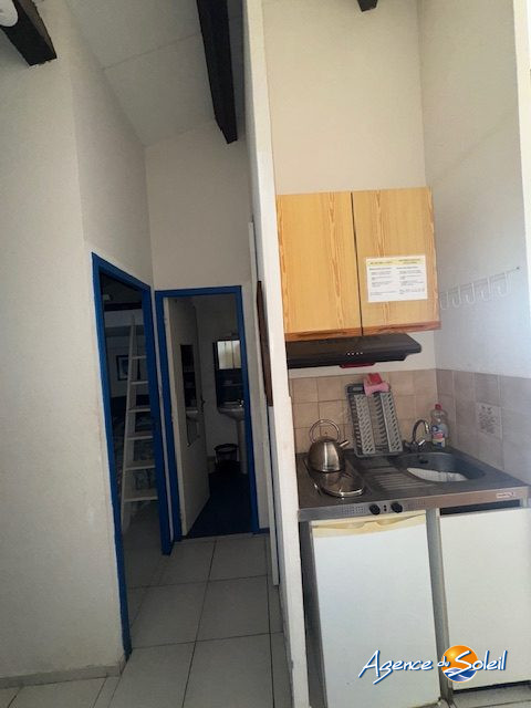 Cuisine - Appartement Saint-Pierre-la-Mer (Réf. 04-9451-AGENCEDUSOLEIL)