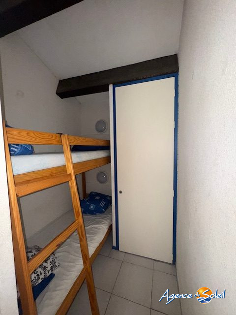 Salle de bain - Appartement Saint-Pierre-la-Mer (Réf. 04-9451-AGENCEDUSOLEIL)