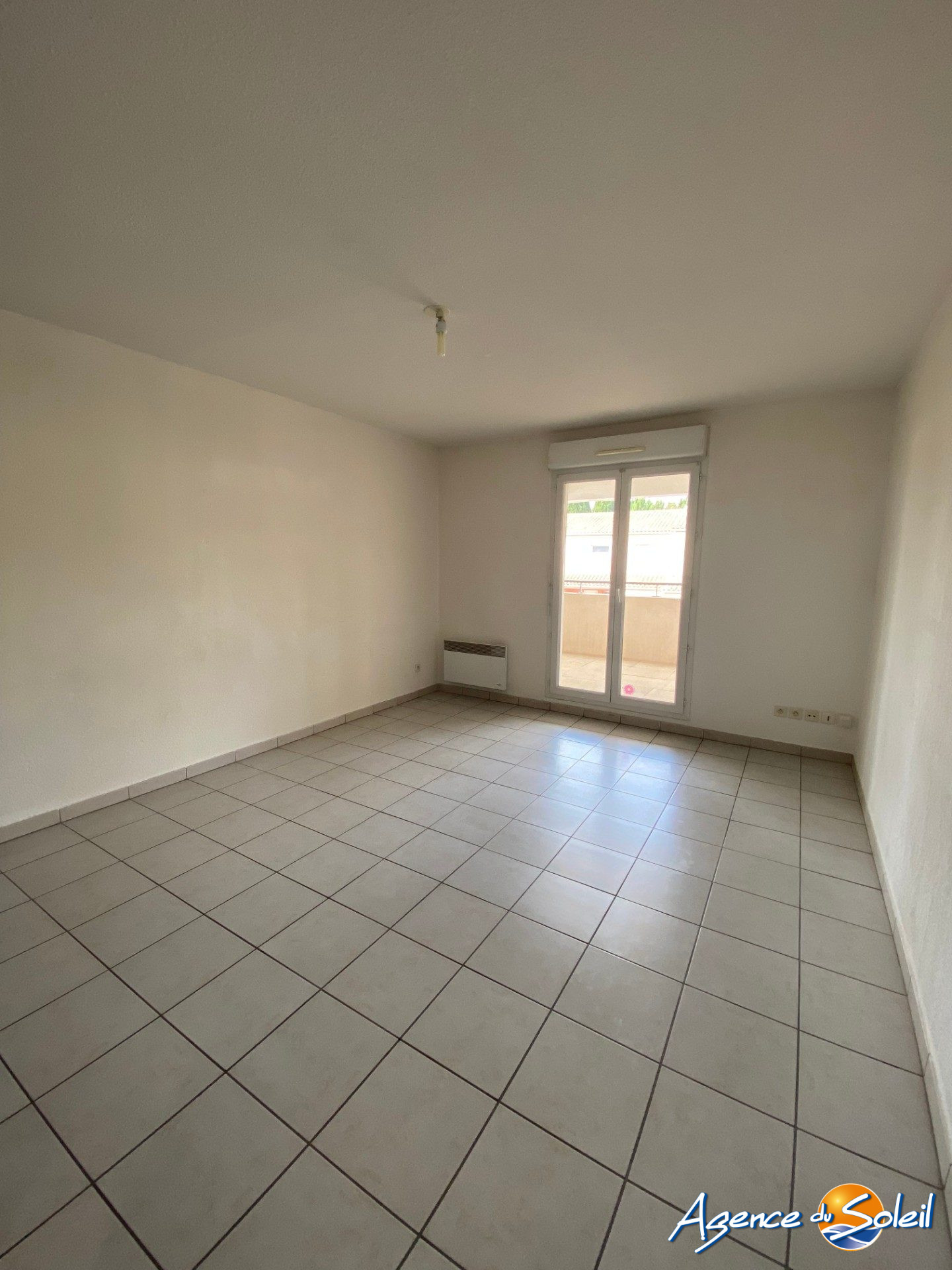 Chambre - Appartement Béziers (Réf. 09-7329-AGENCEDUSOLEIL)