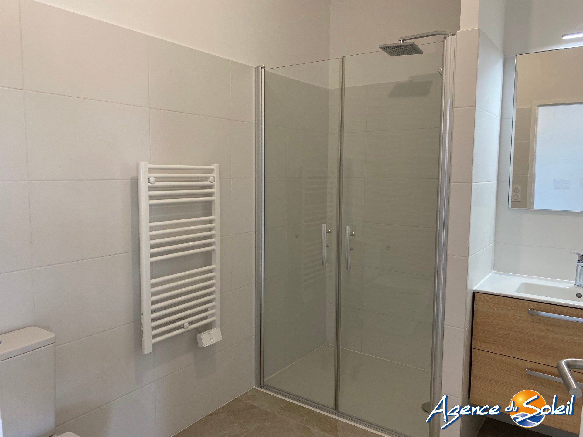Salle de bain - Appartement Narbonne (Réf. 04-4755-AGENCEDUSOLEIL)