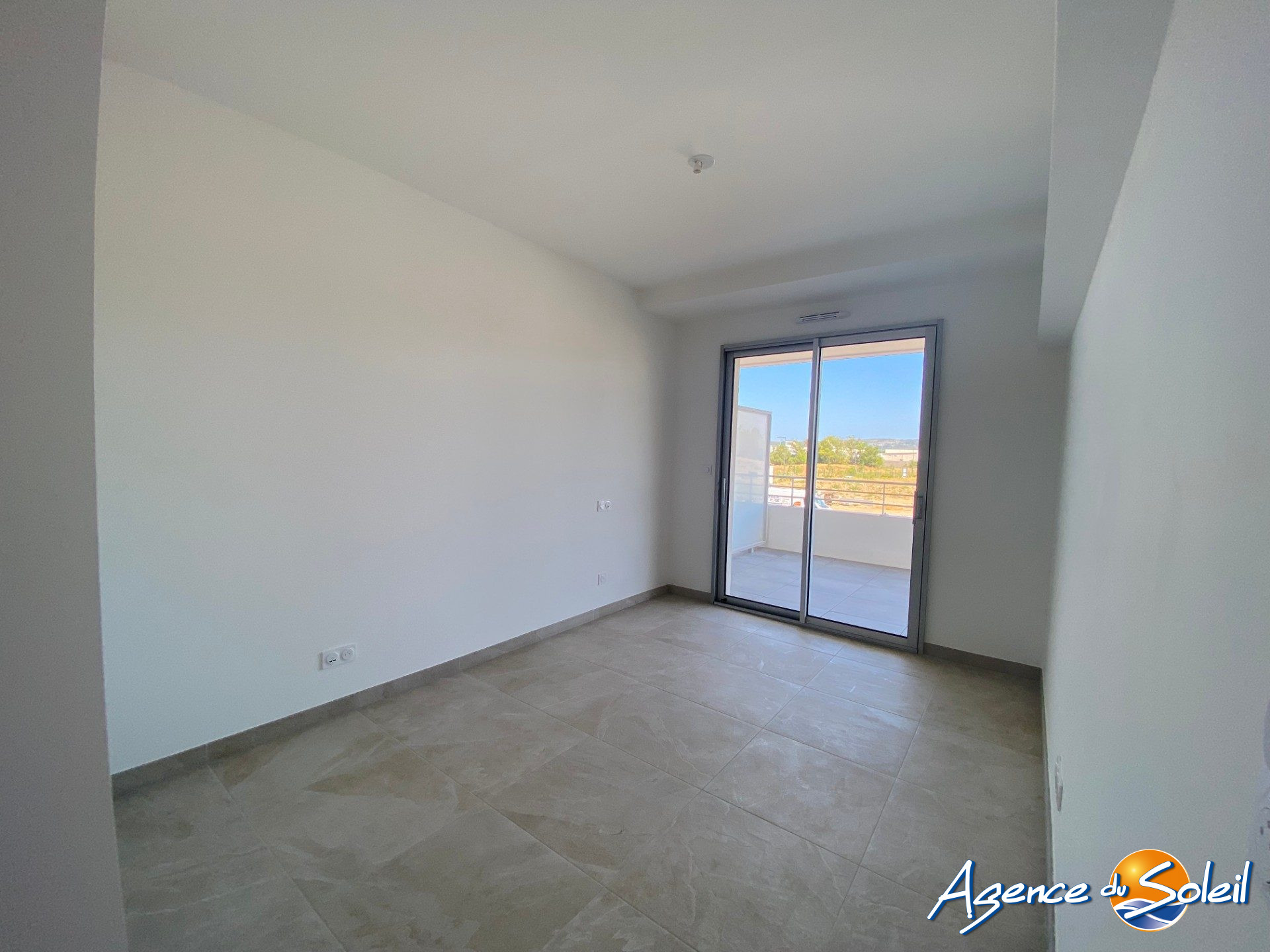 Vue extérieure - Appartement Narbonne (Réf. 04-4755-AGENCEDUSOLEIL)