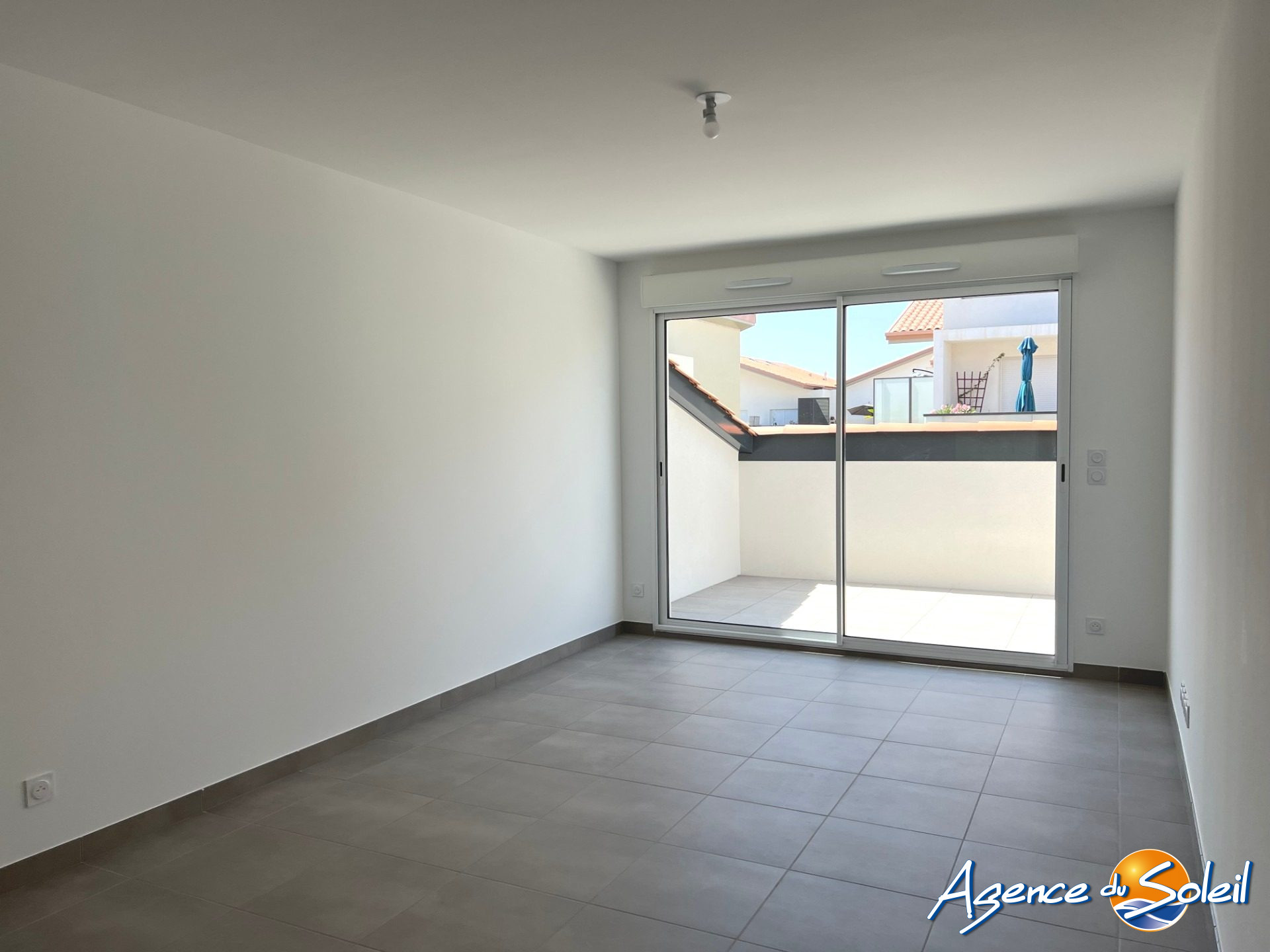 Cuisine - Appartement Marseillan (Réf. 09-7468-AGENCEDUSOLEIL)