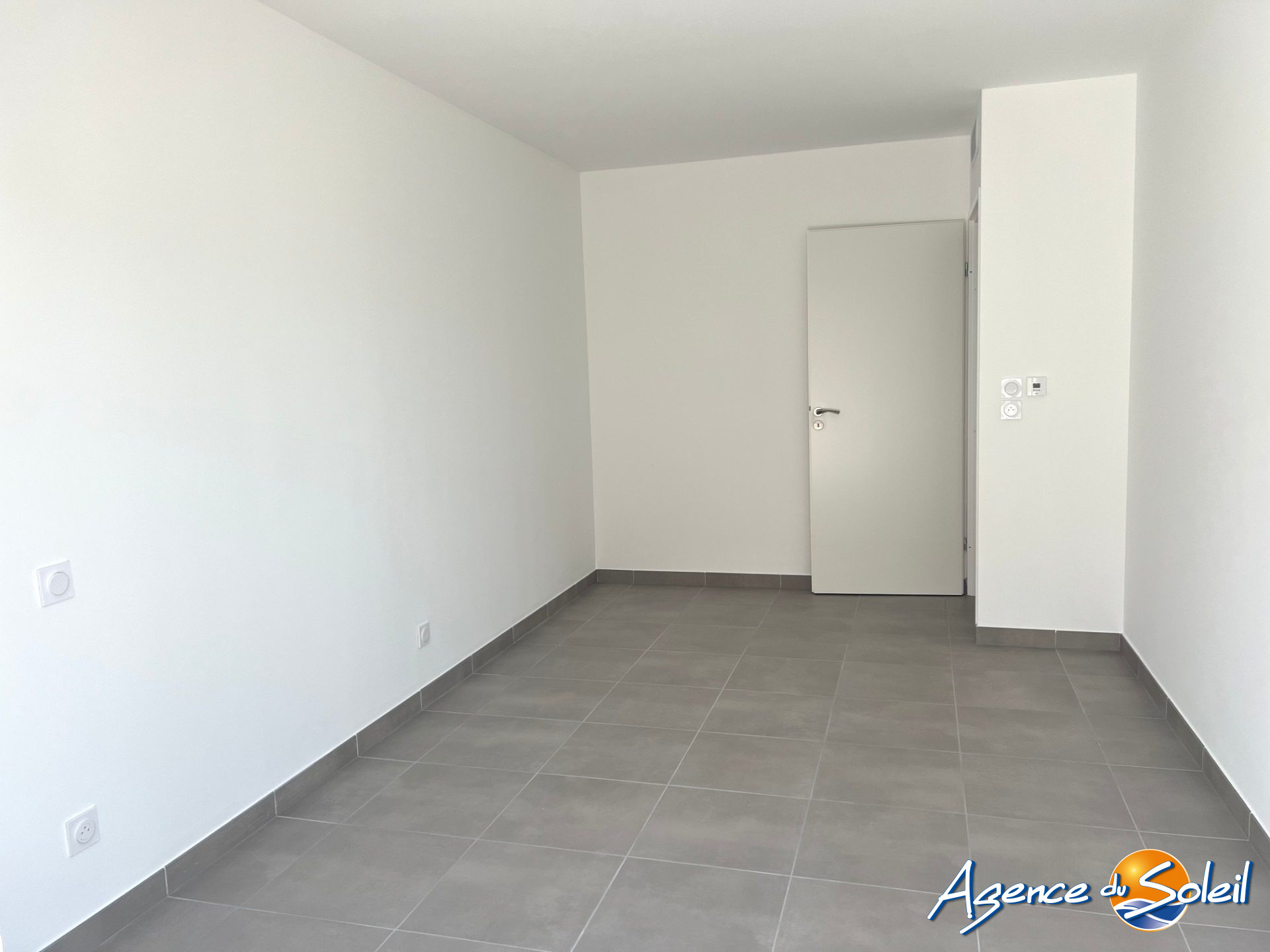 Jardin - Appartement Marseillan (Réf. 09-7468-AGENCEDUSOLEIL)