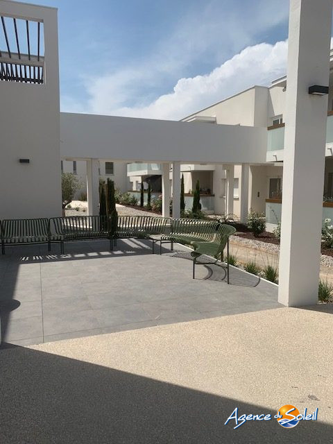 Vue extérieure - Appartement Villeneuve-de-la-Raho (Réf. 06-3024-AGENCEDUSOLEIL)