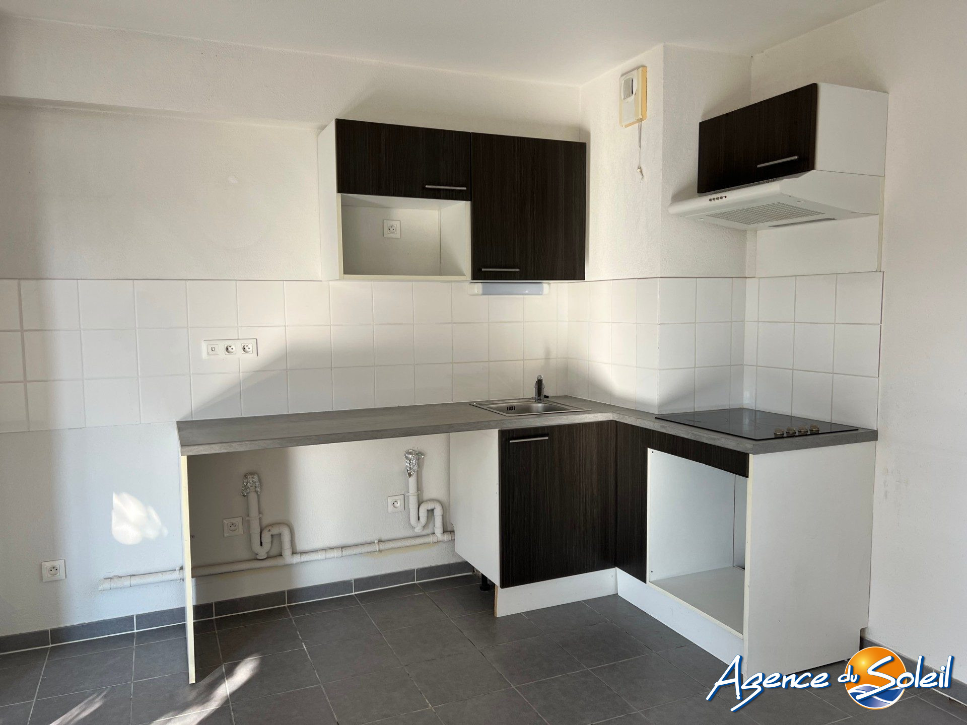 Chambre - Appartement Béziers (Réf. 09-6054-AGENCEDUSOLEIL)