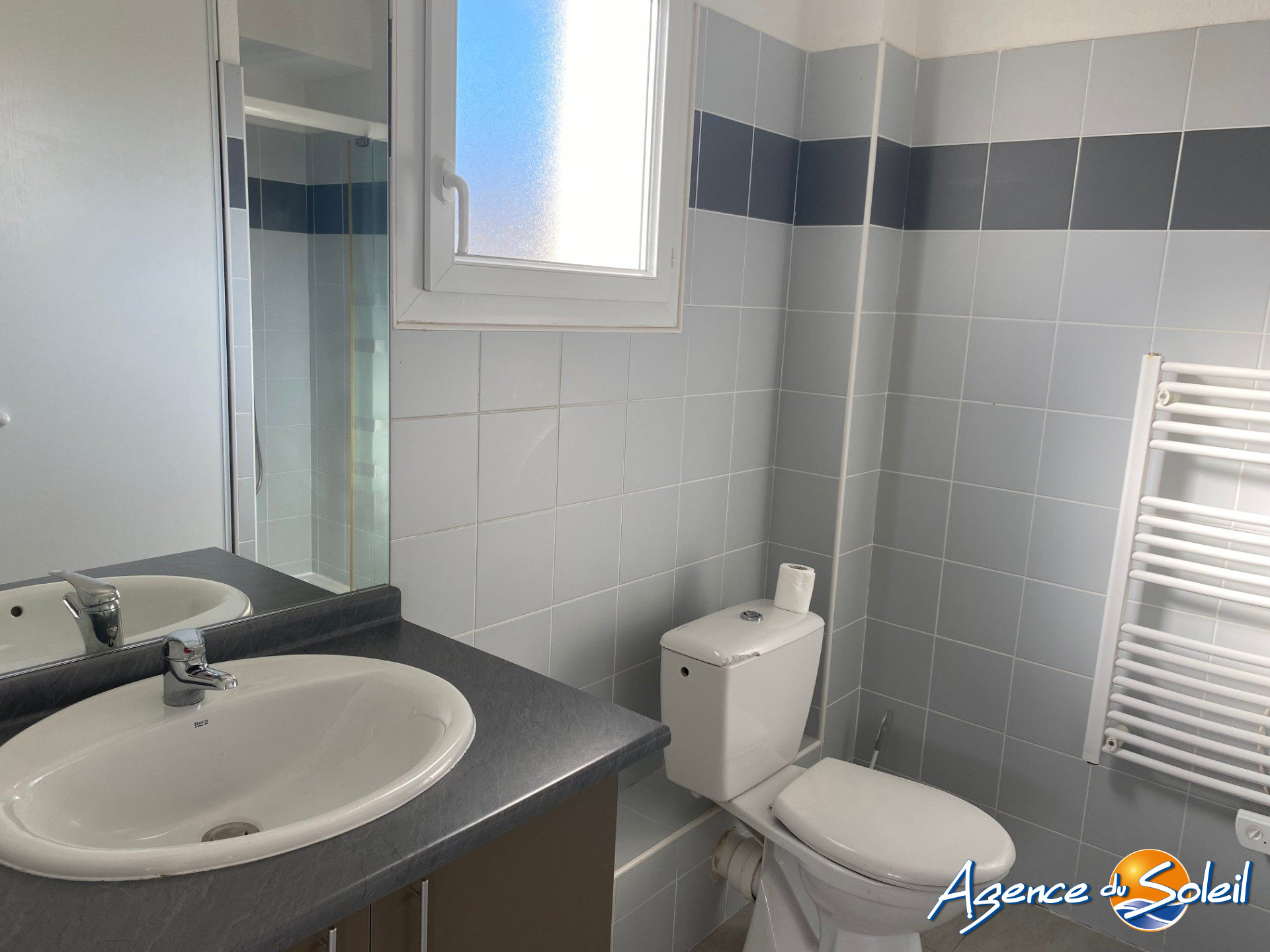 Salle de bain - Appartement Narbonne (Réf. 04-4580-AGENCEDUSOLEIL)