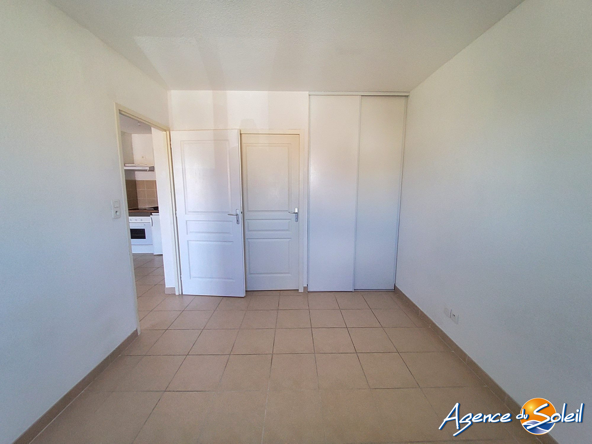 Vue extérieure - Appartement Narbonne (Réf. 04-4411-AGENCEDUSOLEIL)