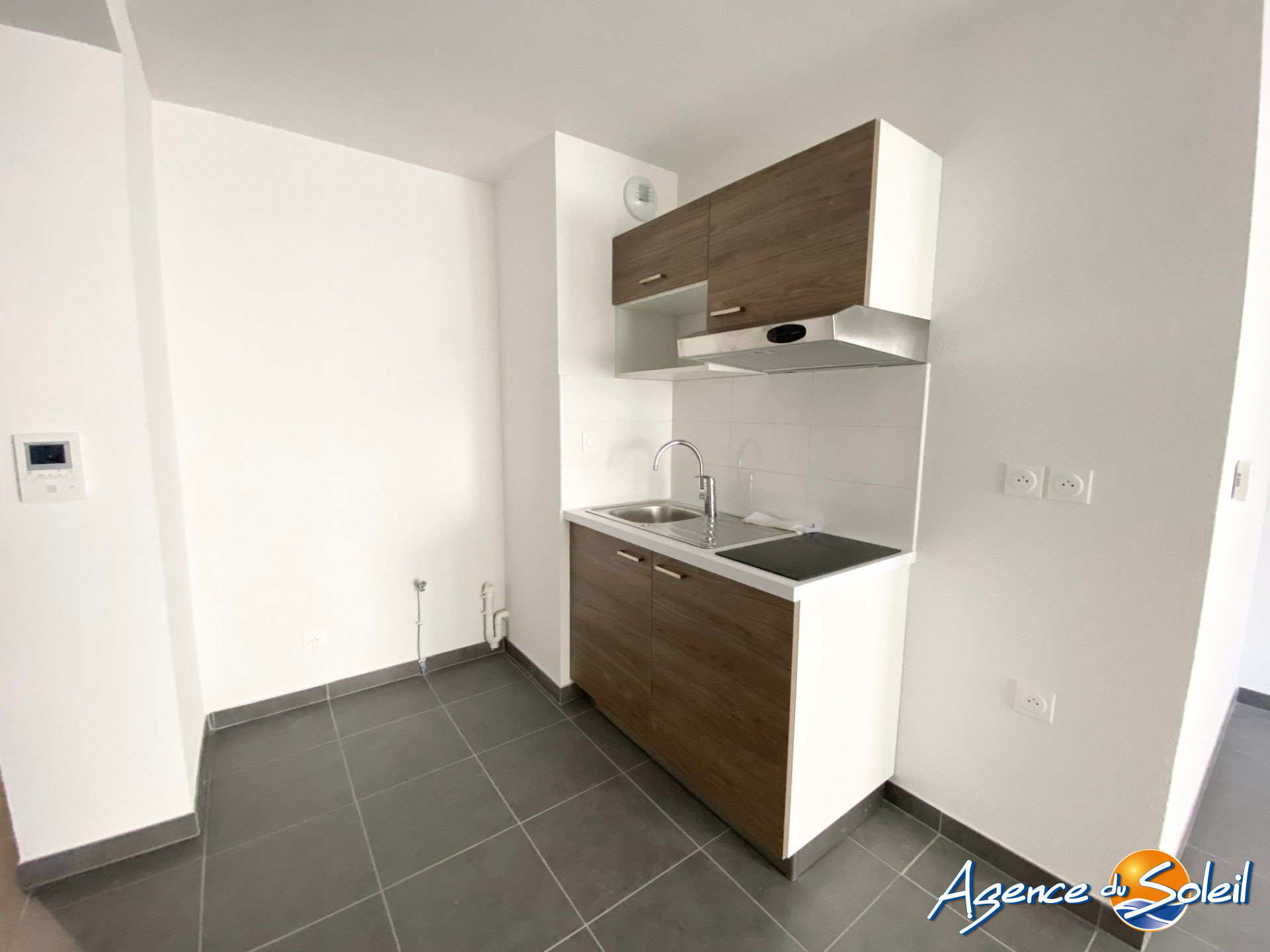 Cuisine - Appartement Marseillan (Réf. 09-7362-AGENCEDUSOLEIL)