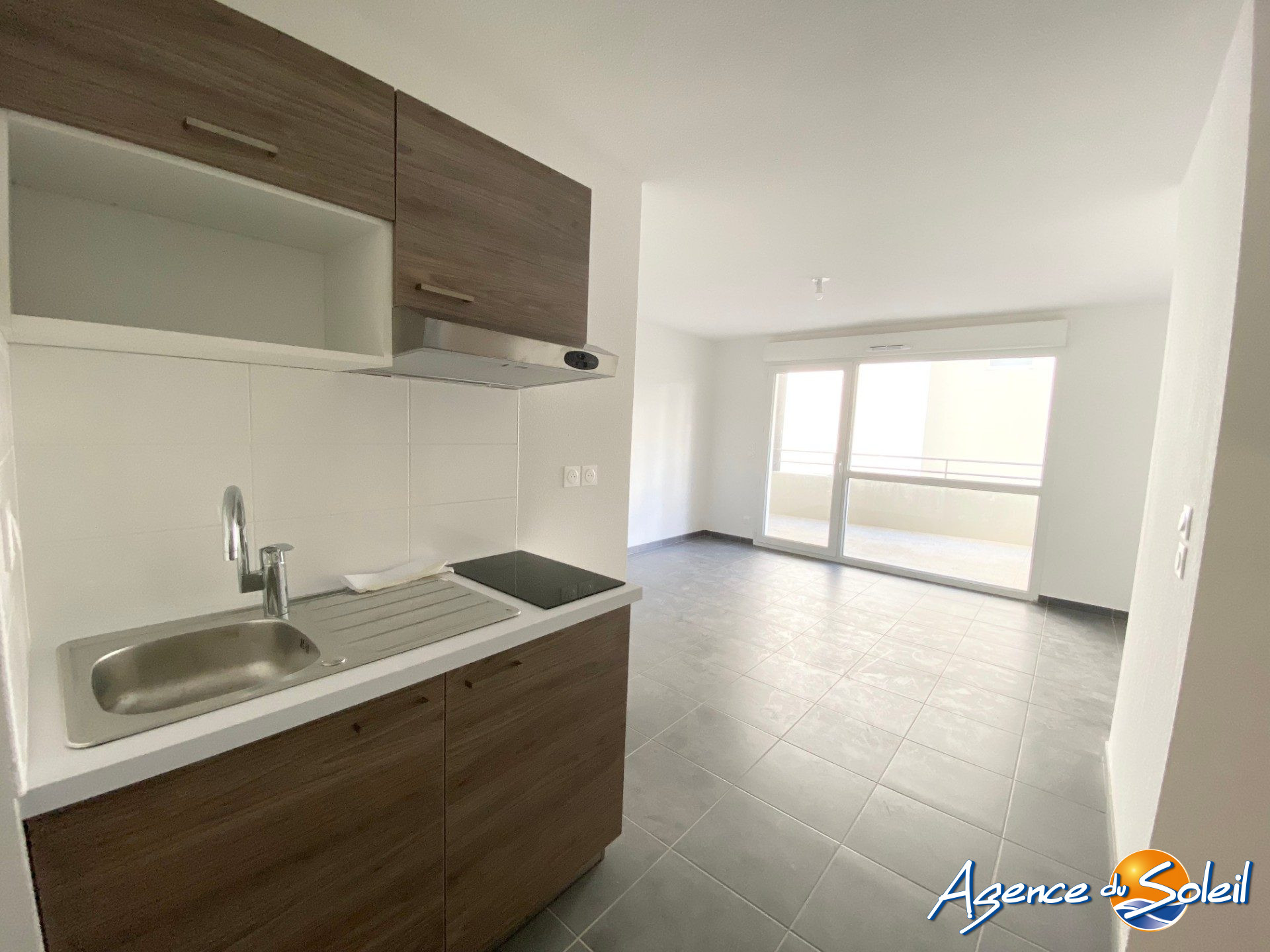 Chambre - Appartement Marseillan (Réf. 09-7362-AGENCEDUSOLEIL)