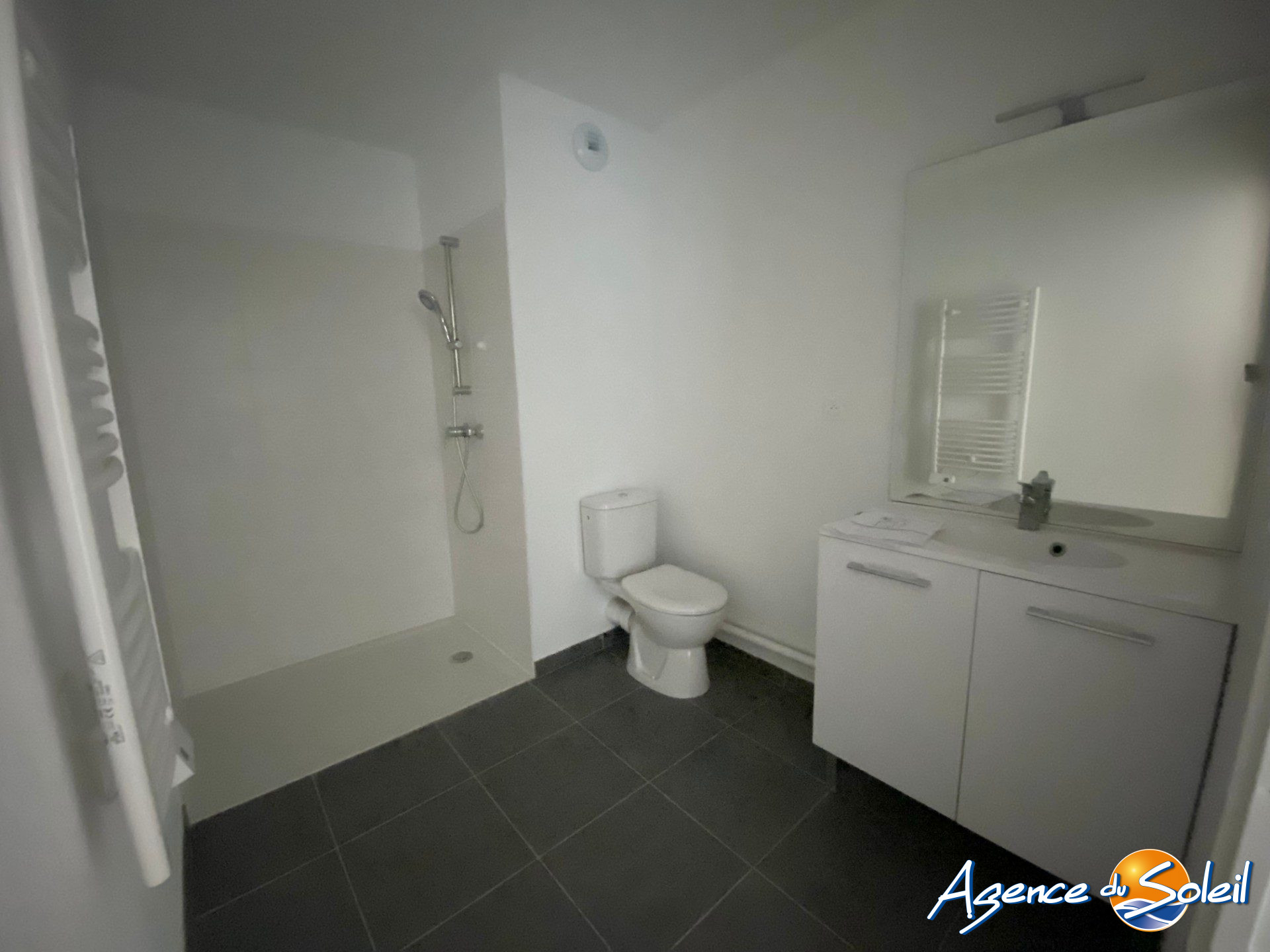 Jardin - Appartement Marseillan (Réf. 09-7362-AGENCEDUSOLEIL)
