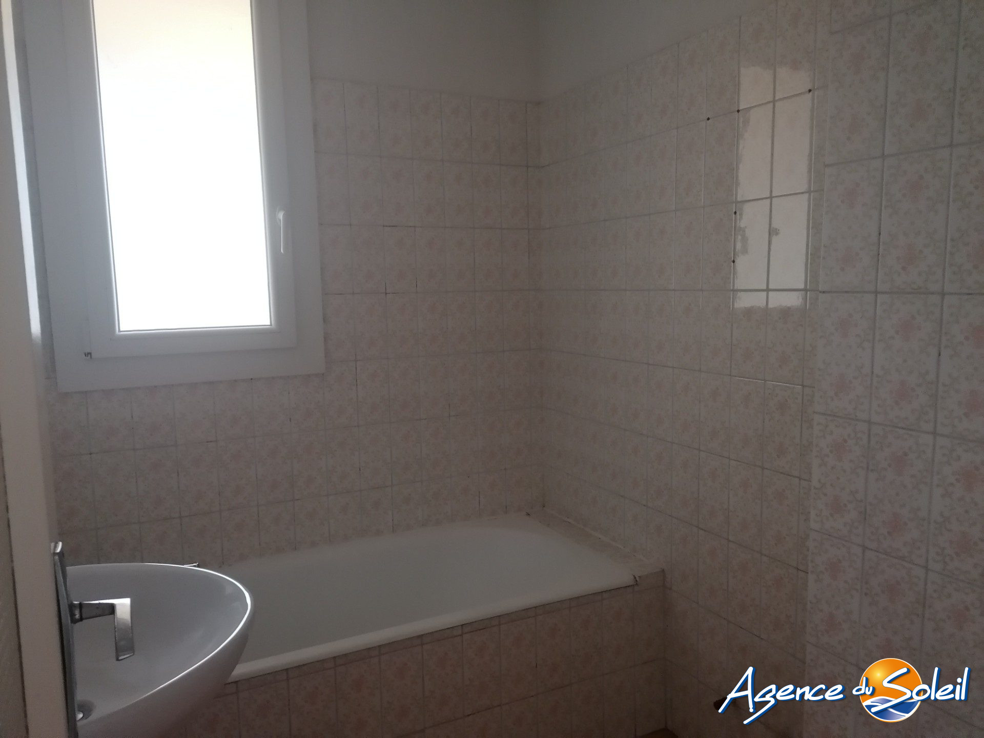 Vue extérieure - Appartement Narbonne (Réf. 04-9434-AGENCEDUSOLEIL)